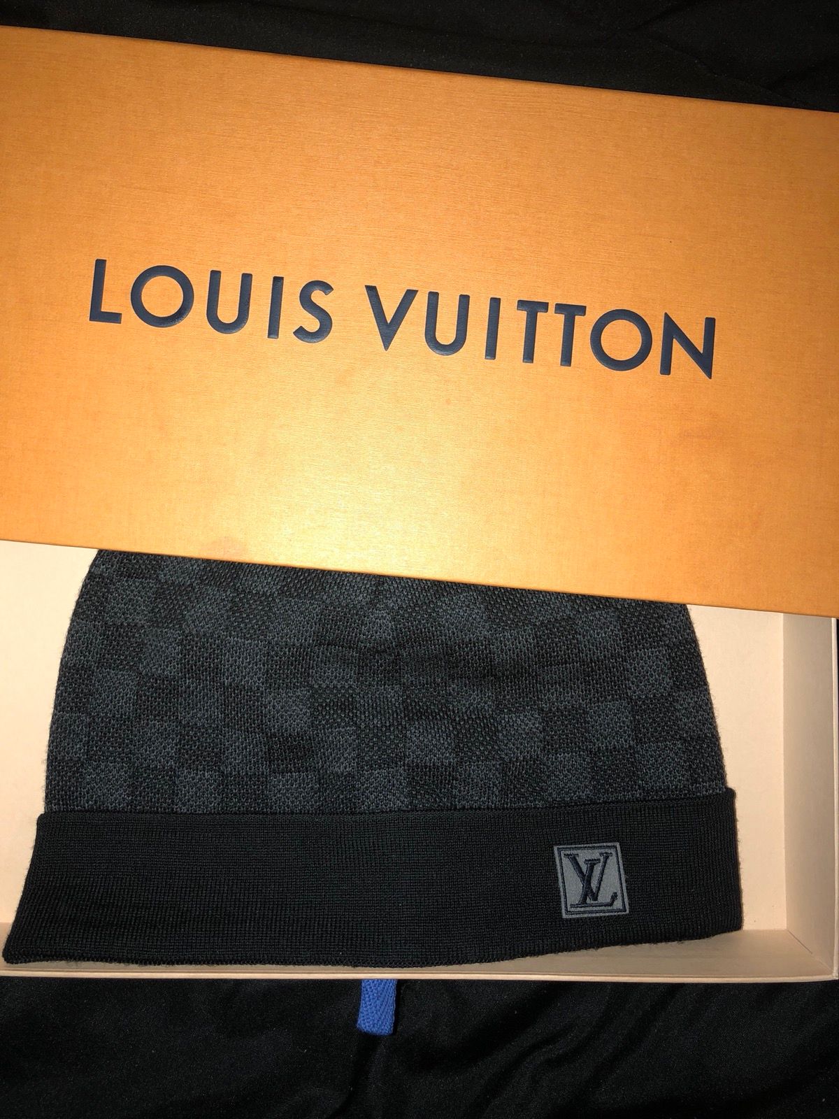 Louis Vuitton Petit Damier Hat NM Men, Item is same