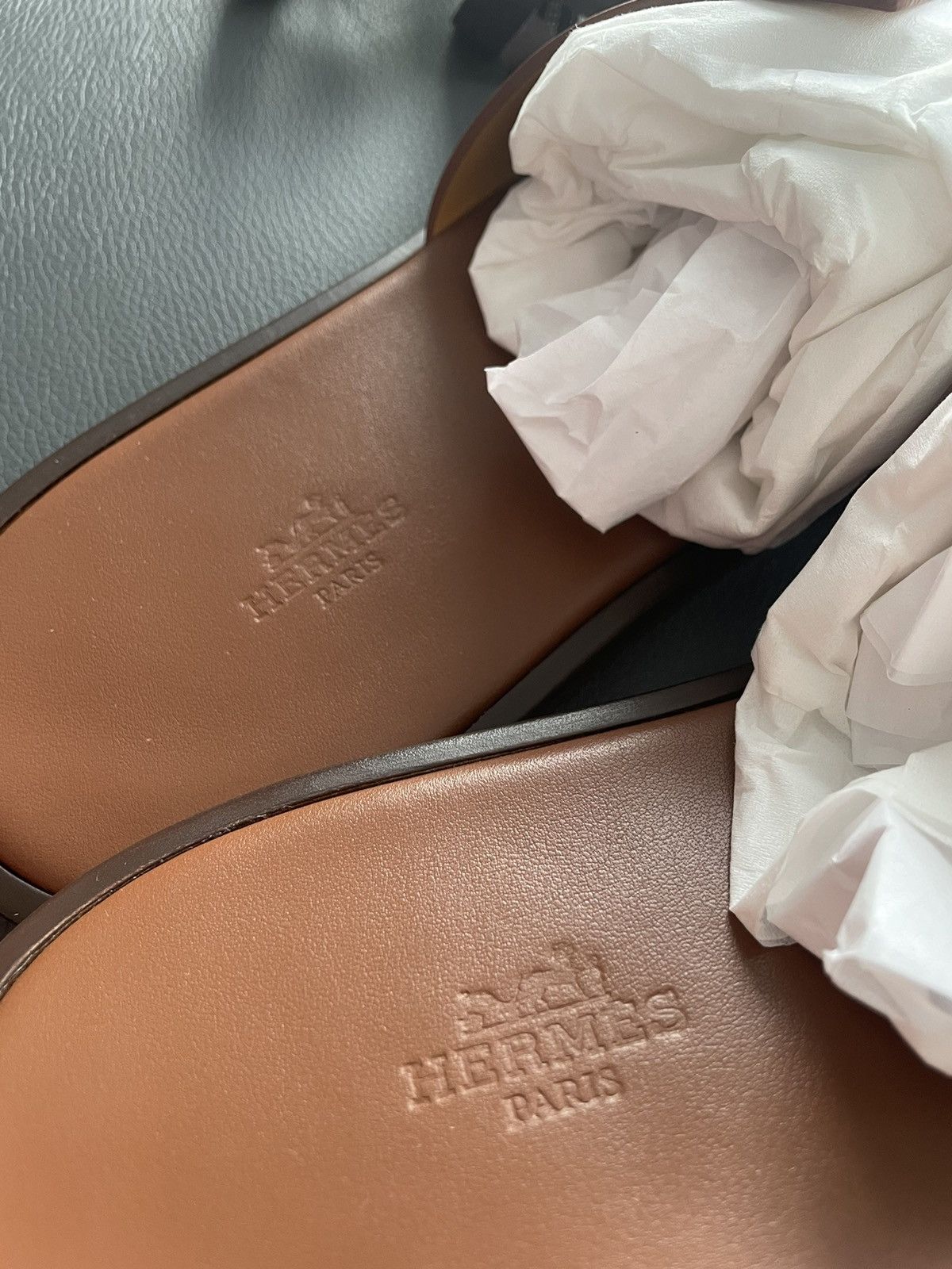 Hermes Rare Brand New Hermes Logo Leather Izmir Sandal Slides Shoes Size US 11 / EU 44 - 15 Thumbnail