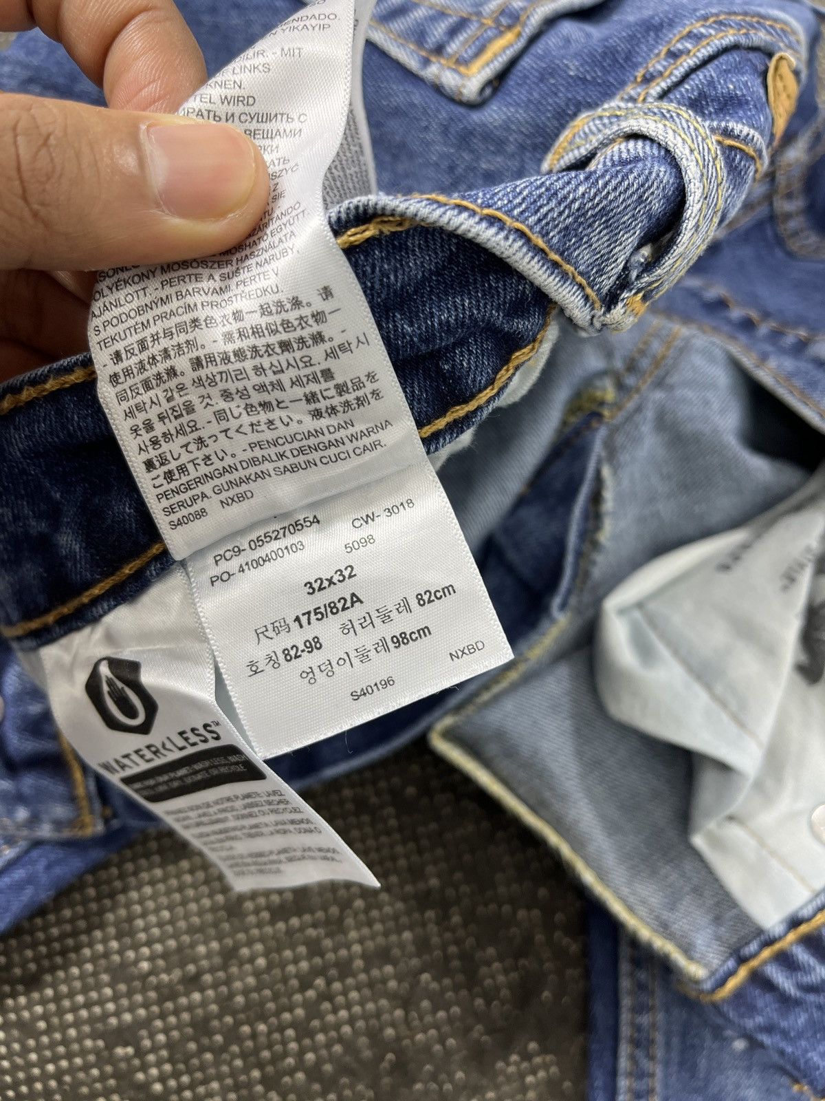 Levi's Vintage Levi's 527 Distressed Flare Jeans - J748 Size US 32 / EU 48 - 9 Thumbnail