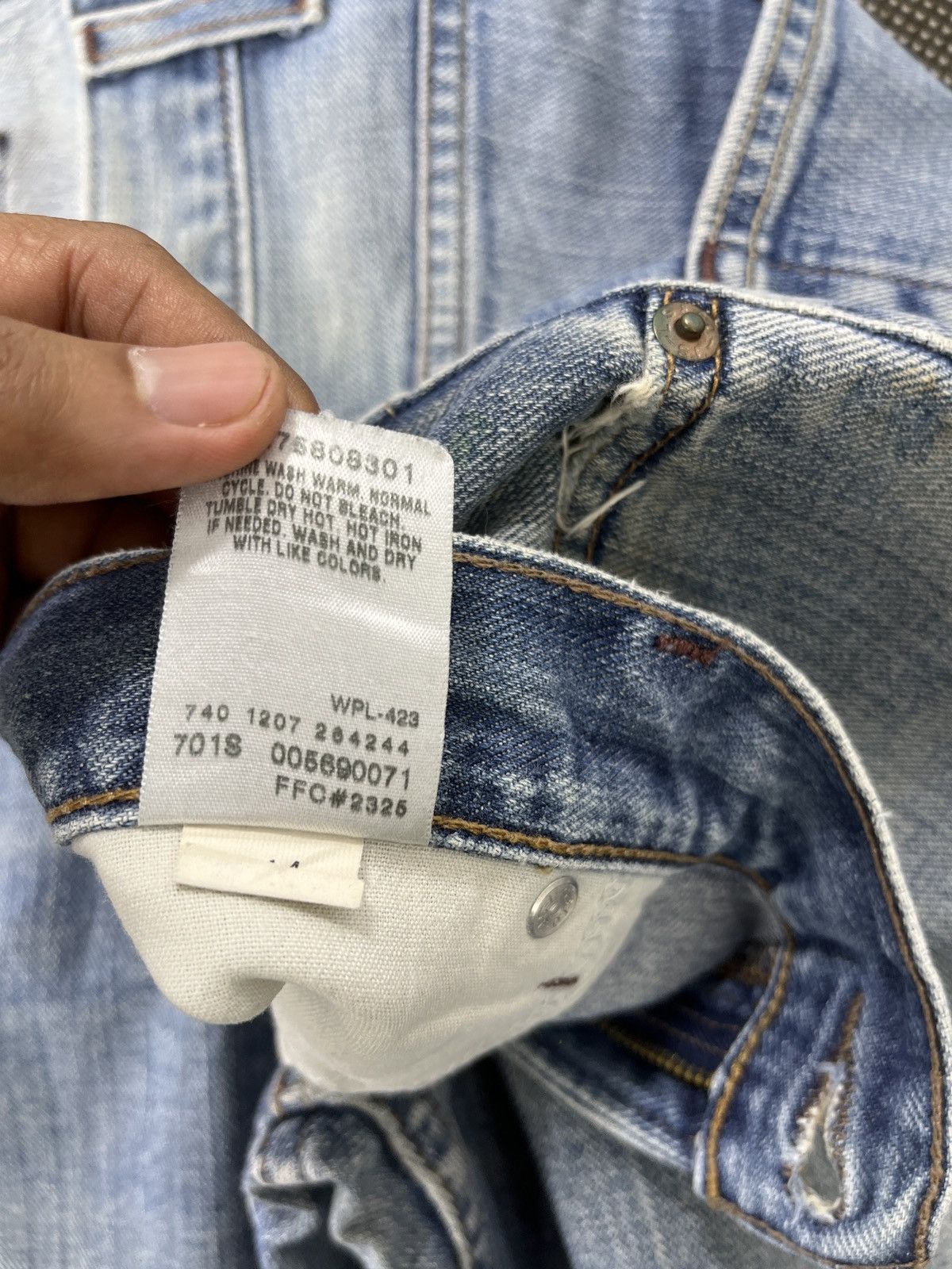 Vintage Levis 569 Distressed Loose Jeans - J580