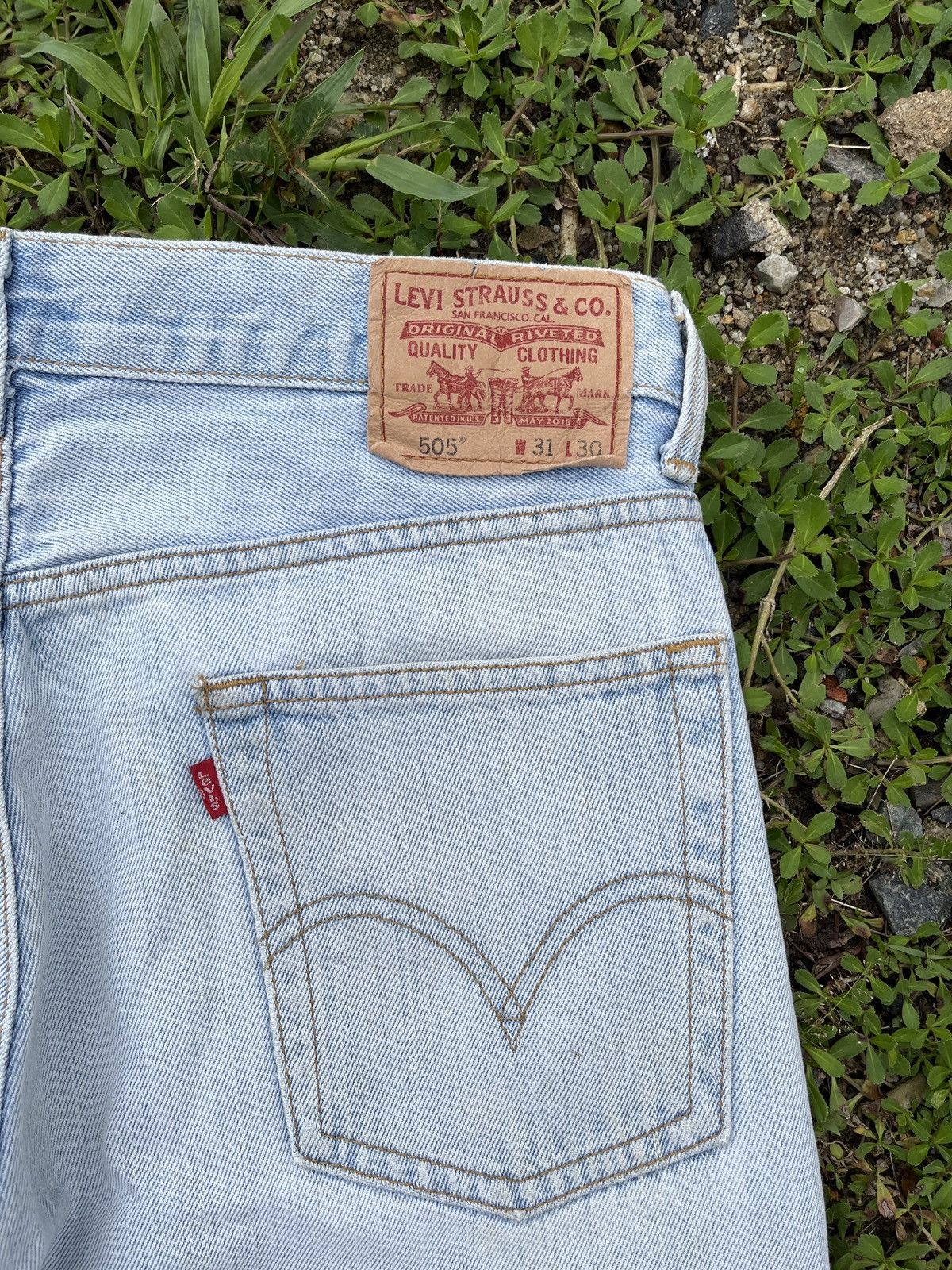Levi's Vintage Levis 505 Light Wash Jeans - J031 Size US 31 - 8 Thumbnail