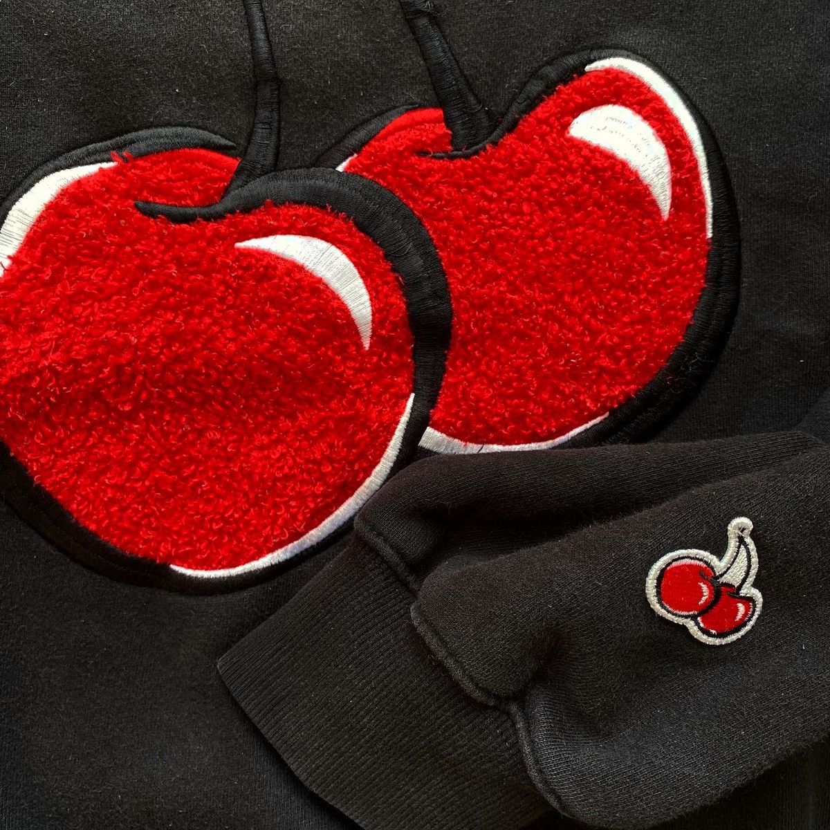 Other Kirsh Big Cherry Sweatshirt Size ONE SIZE - 6 Thumbnail