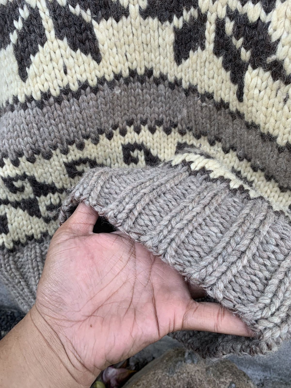 Vintage Vintage Cowichan sweater - unbranded Size US M / EU 48-50 / 2 - 6 Thumbnail
