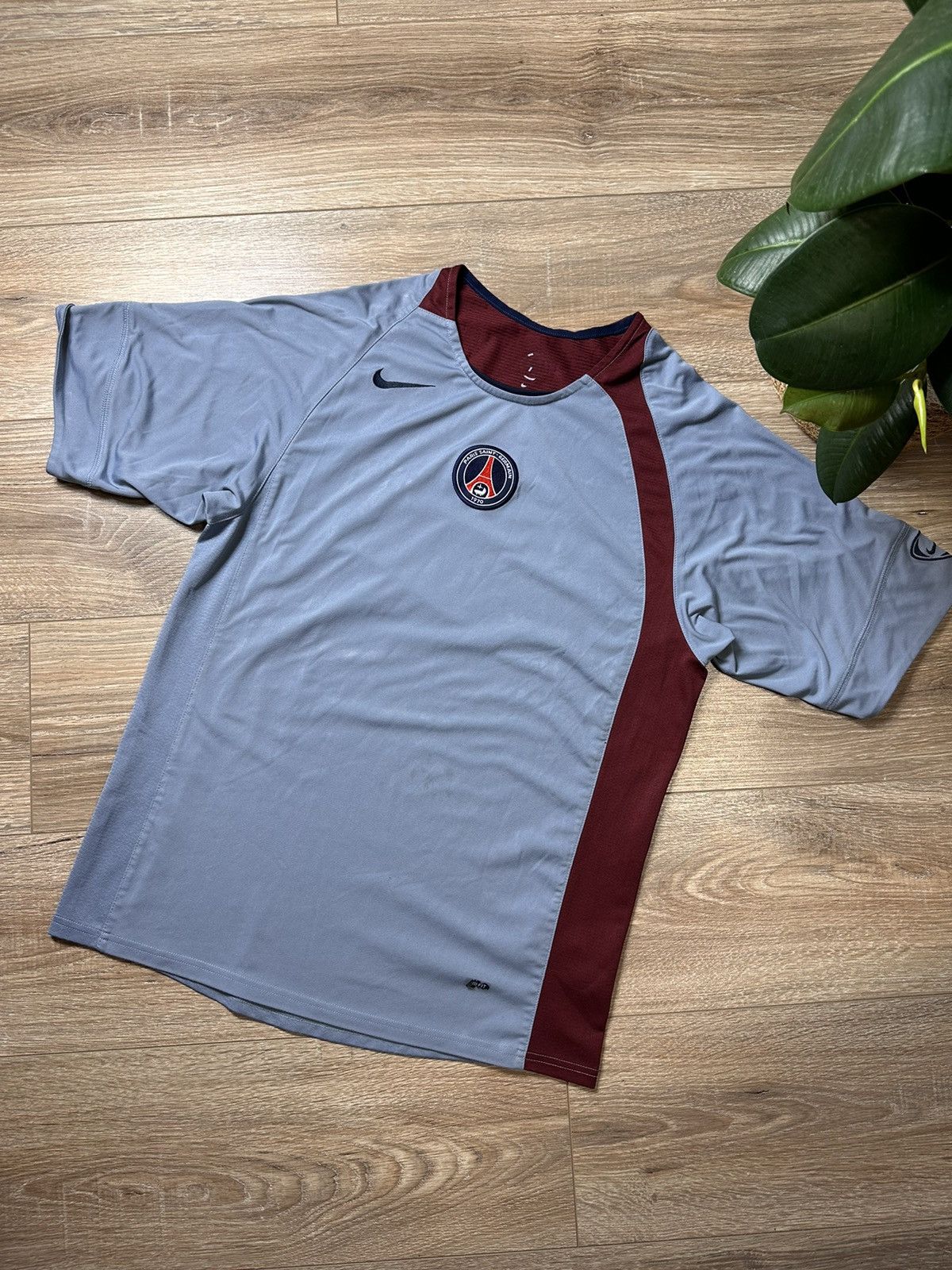 Nike × Vintage 2005-06 Paris Saint-Germain Nike Training Shirt Size US M / EU 48-50 / 2 - 1 Thumbnail