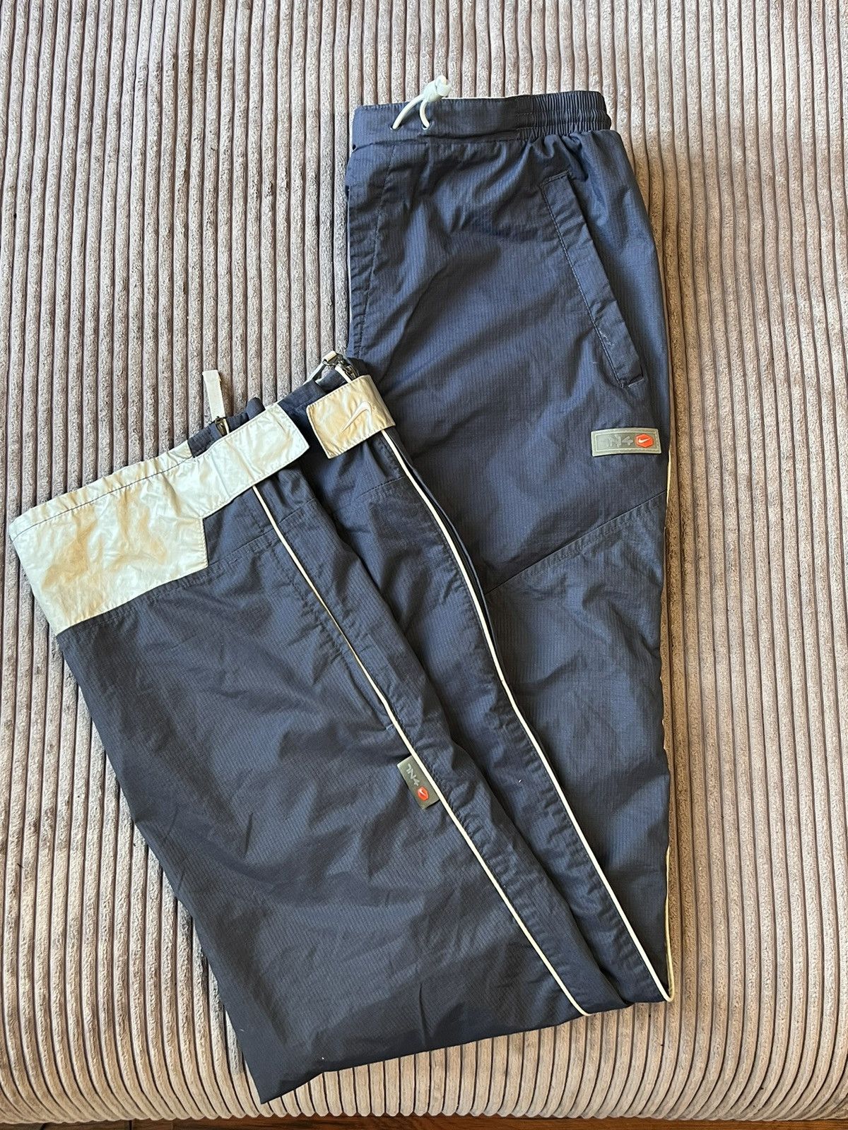 Nike 00s Nike Vintage Y2k Grey Joggers Sweatpants Streetwear Hype Size US 30 / EU 46 - 4 Thumbnail