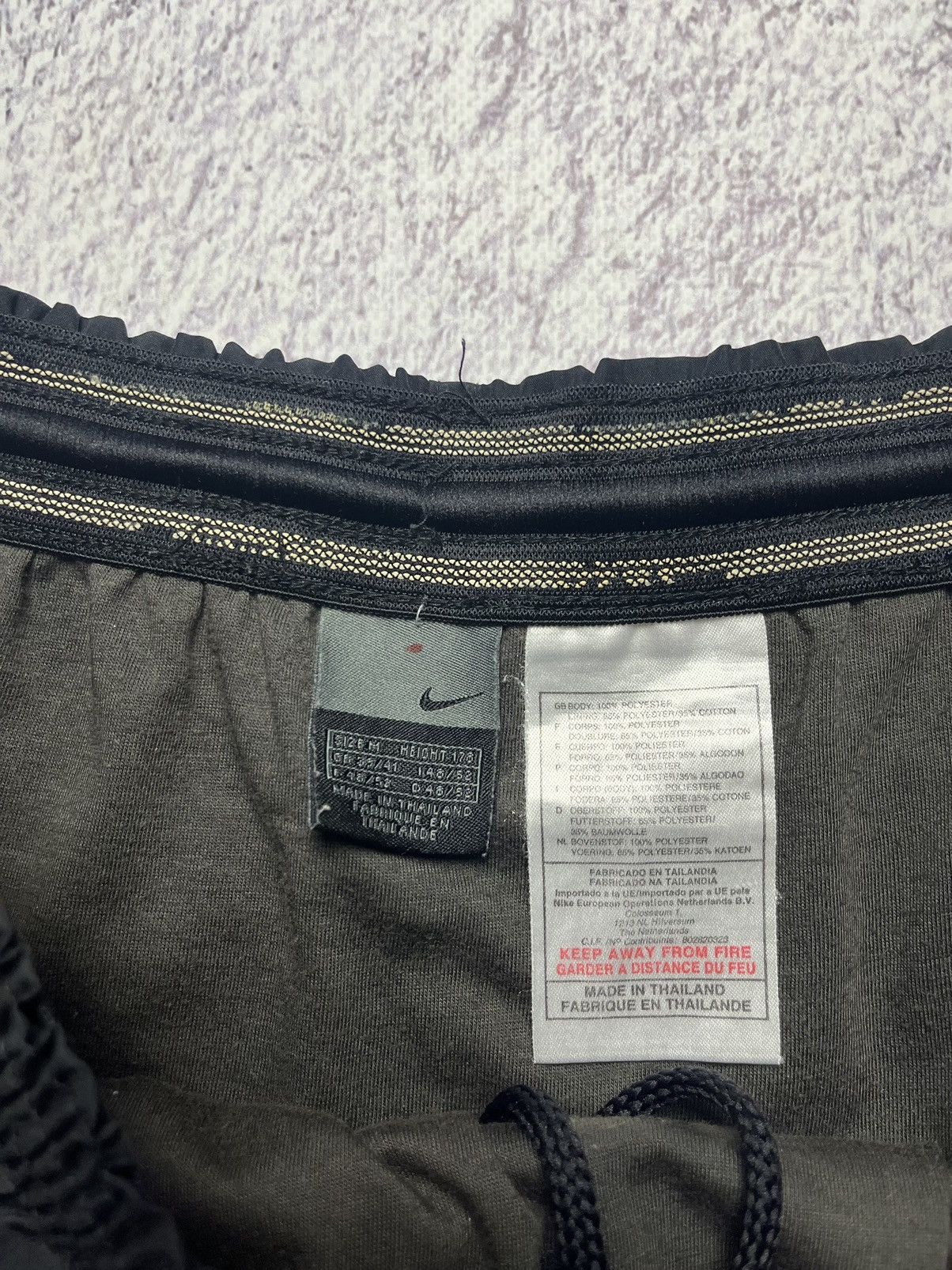 Nike Vintage Black Nylon Shorts Nike Streetwear size M Size US 32 / EU 48 - 5 Thumbnail