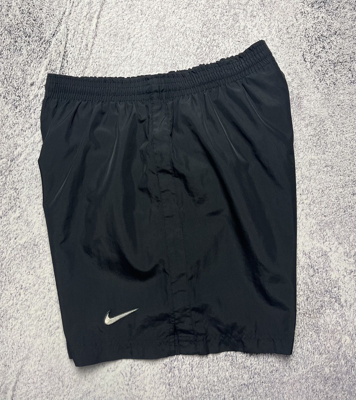 Nike Vintage Black Nylon Shorts Nike Streetwear size M Size US 32 / EU 48 - 1 Thumbnail