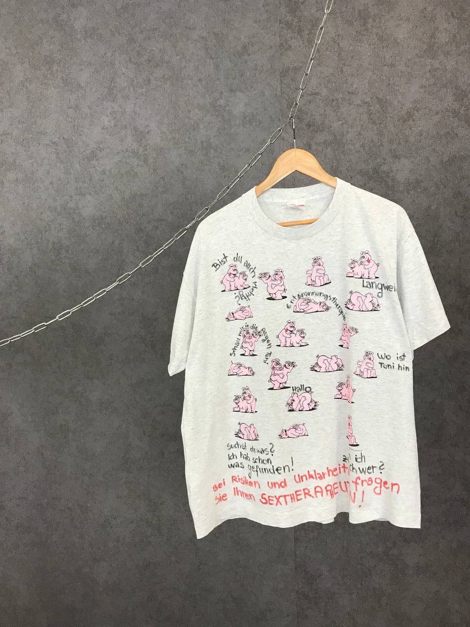 Vintage Pigs Sex 1991 vintage made in USA humor overprinted tee Size US XL / EU 56 / 4 - 1 Thumbnail