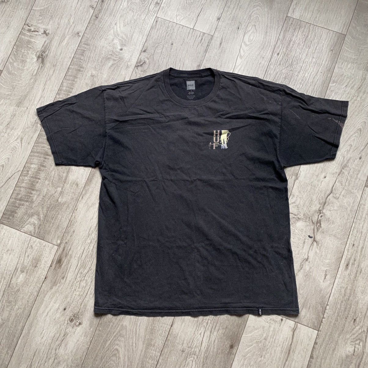 Huf AMAZING HUF SKATEBOARDING GIRL LEGS FADED T SHIRT Size US XL / EU 56 / 4 - 2 Thumbnail