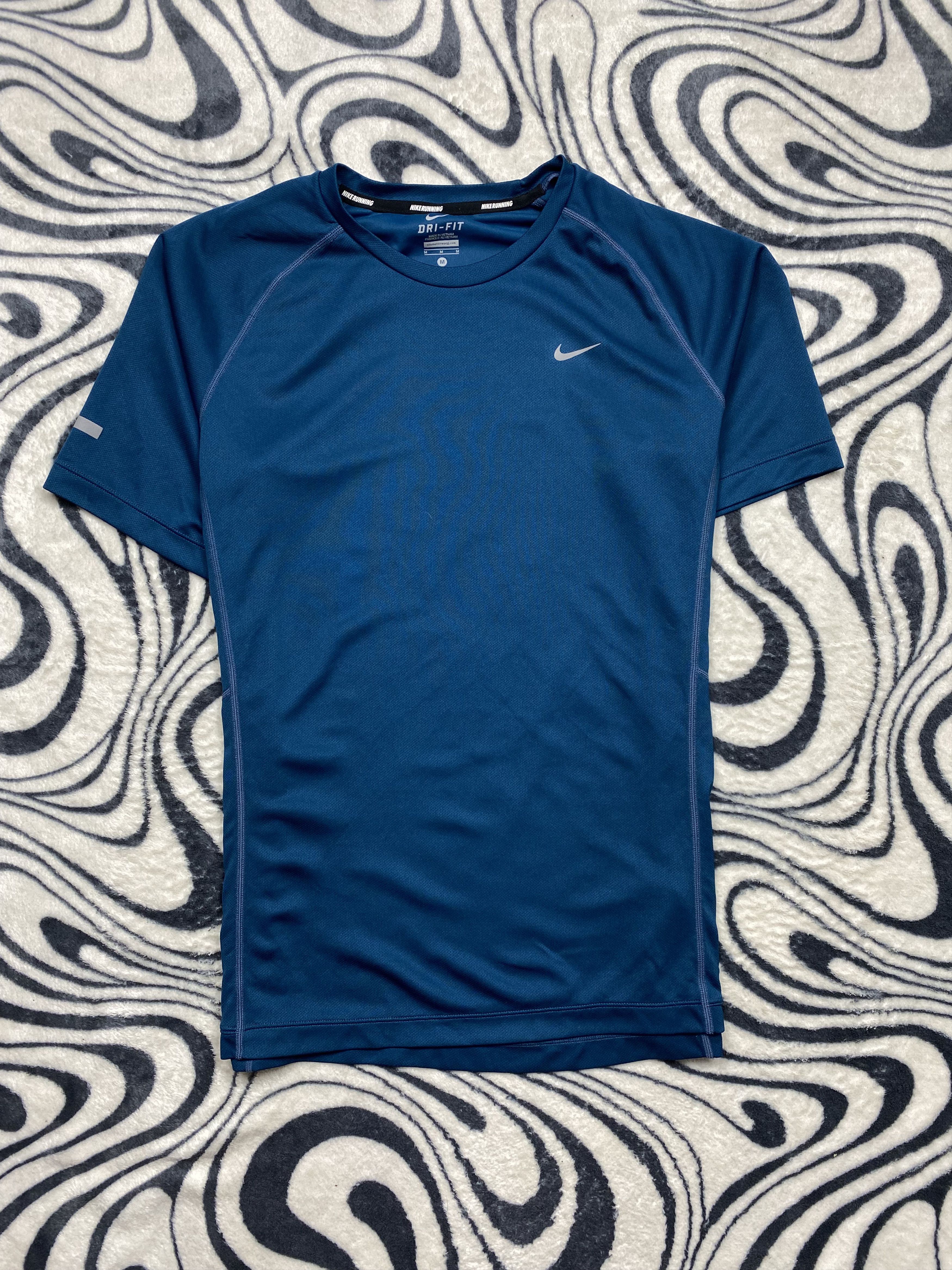 Nike Nike Running Vintage Mens T-Shirt Tee Y2K Dri Fit Size US M / EU 48-50 / 2 - 1 Thumbnail