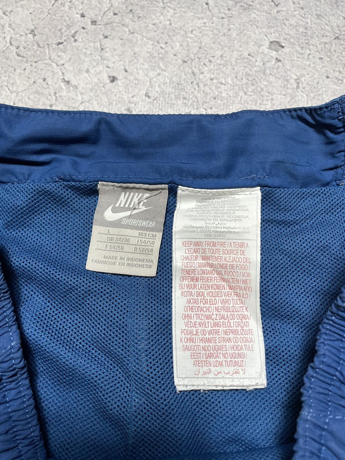 Nike × Vintage Nike Air Vintage Nylon Shorts Big Logo Drill Big swoosh Size US 34 / EU 50 - 8 Thumbnail