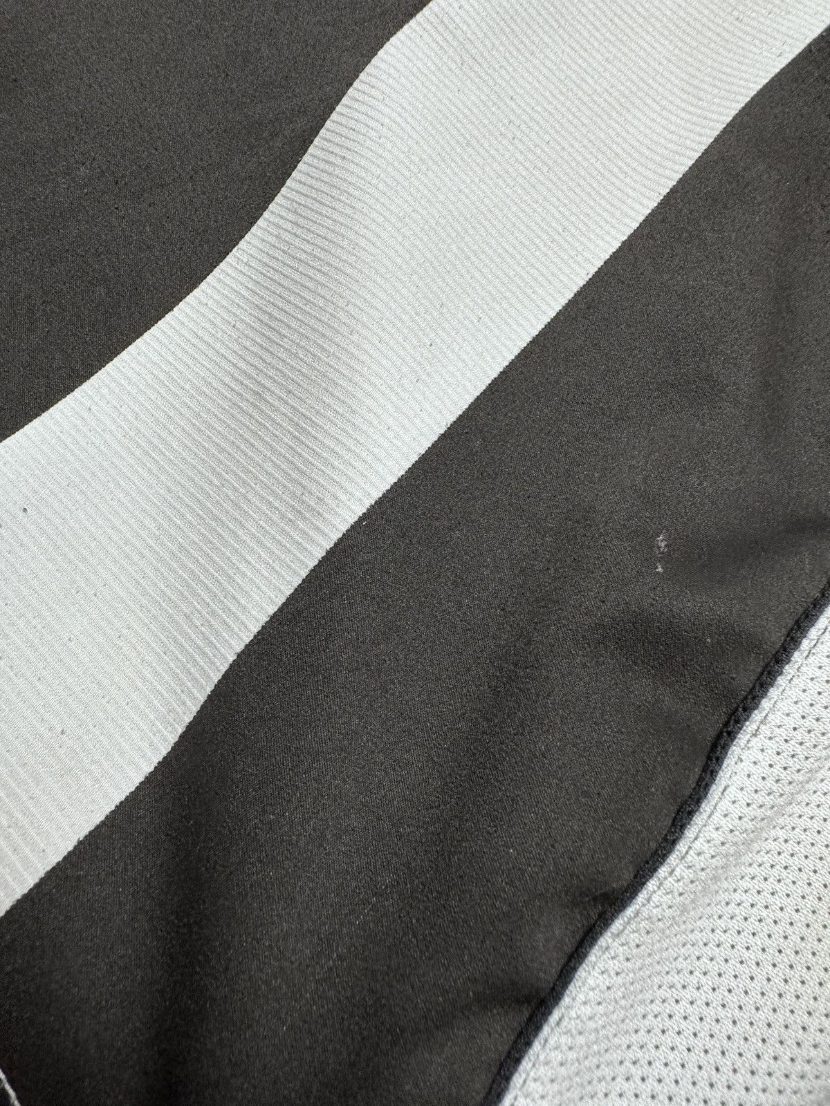 Nike Vintage Nike Juventus soccer jersey total 90 size M Size US M / EU 48-50 / 2 - 9 Thumbnail