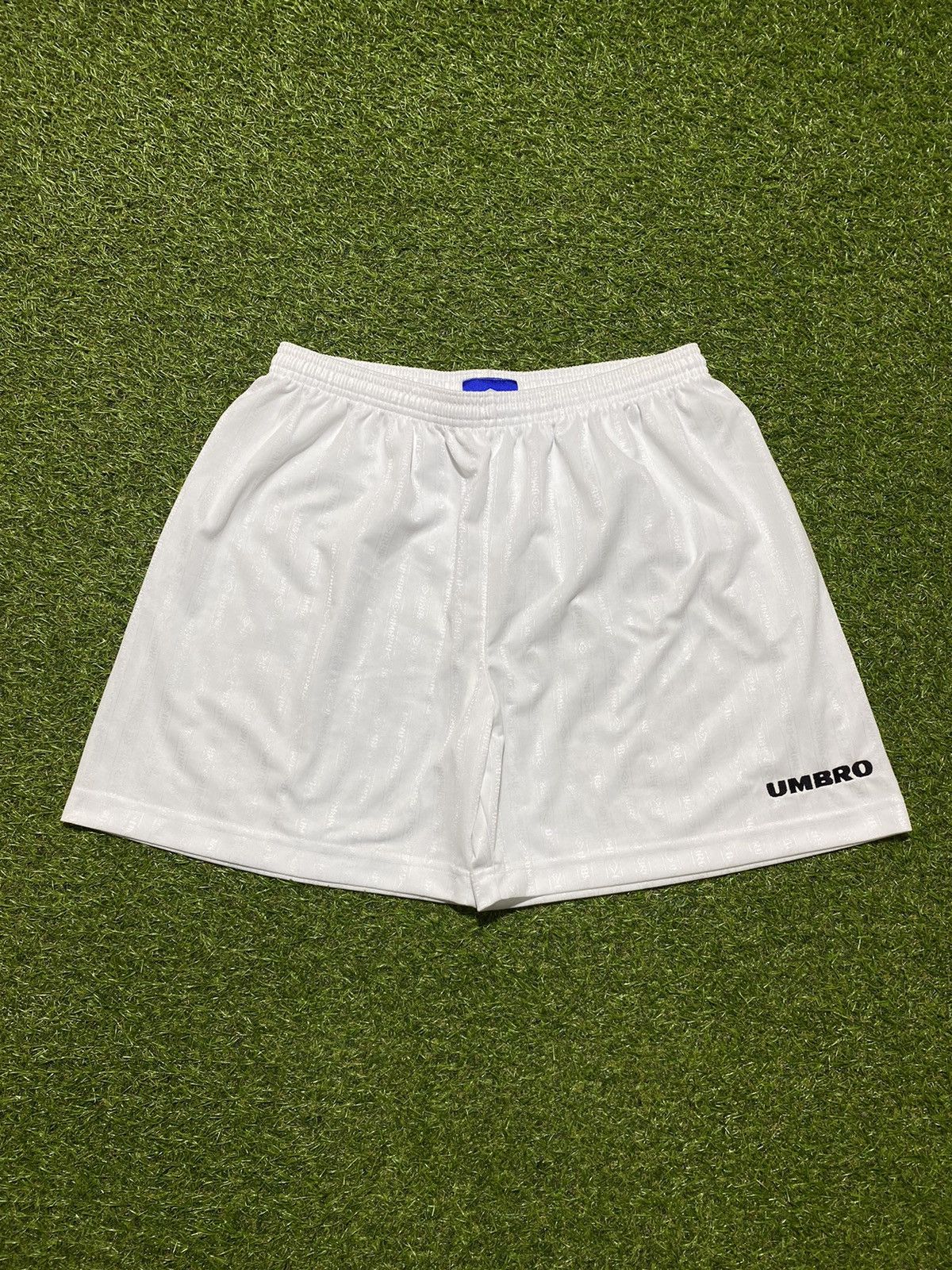 Umbro Vintage 90s Umbro shorts monogrammed streetwear size XL Size US 36 / EU 52 - 1 Thumbnail