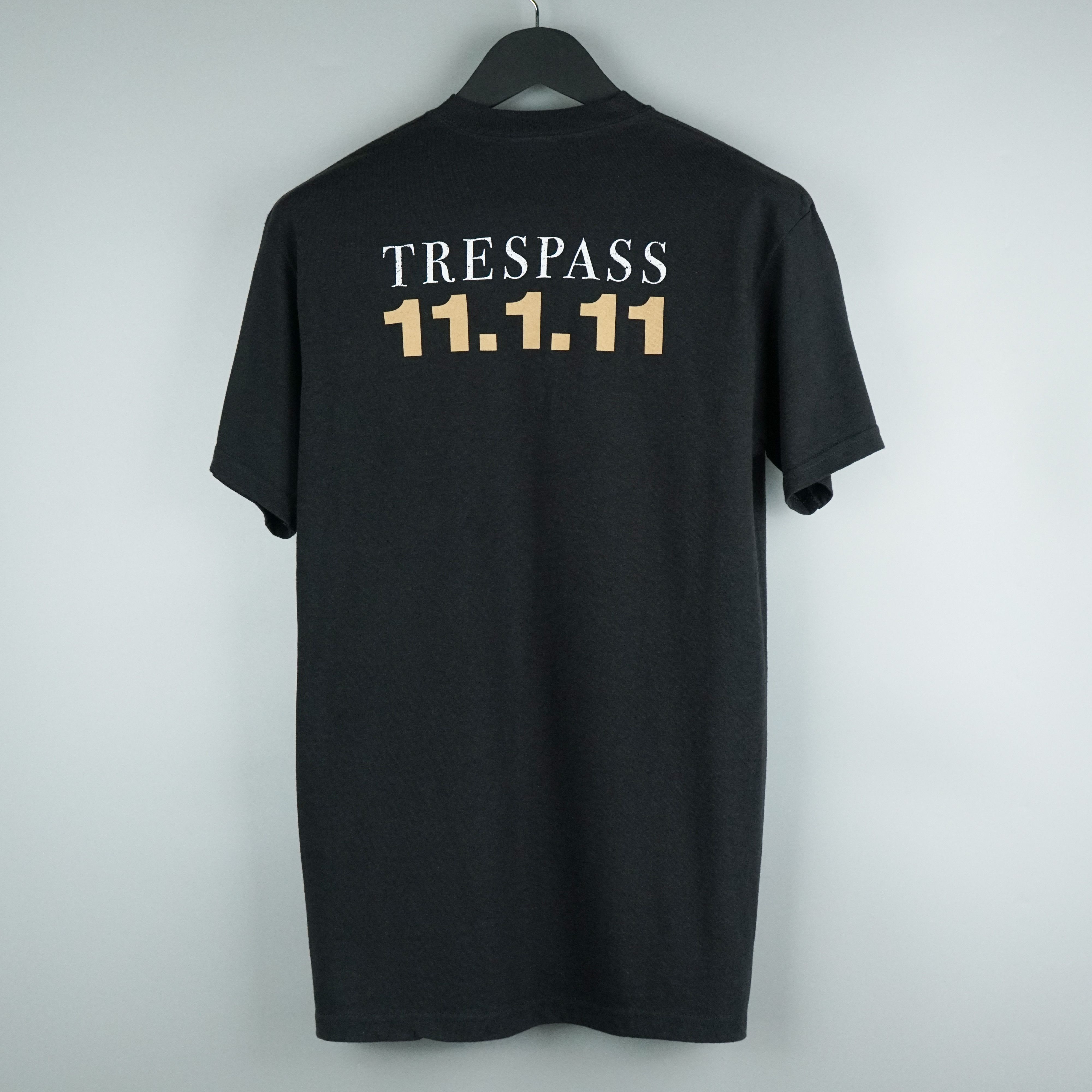 Vintage 2011 Trespass t-shirt Nicolas Cage Nicole Kidman Size US M / EU 48-50 / 2 - 5 Thumbnail