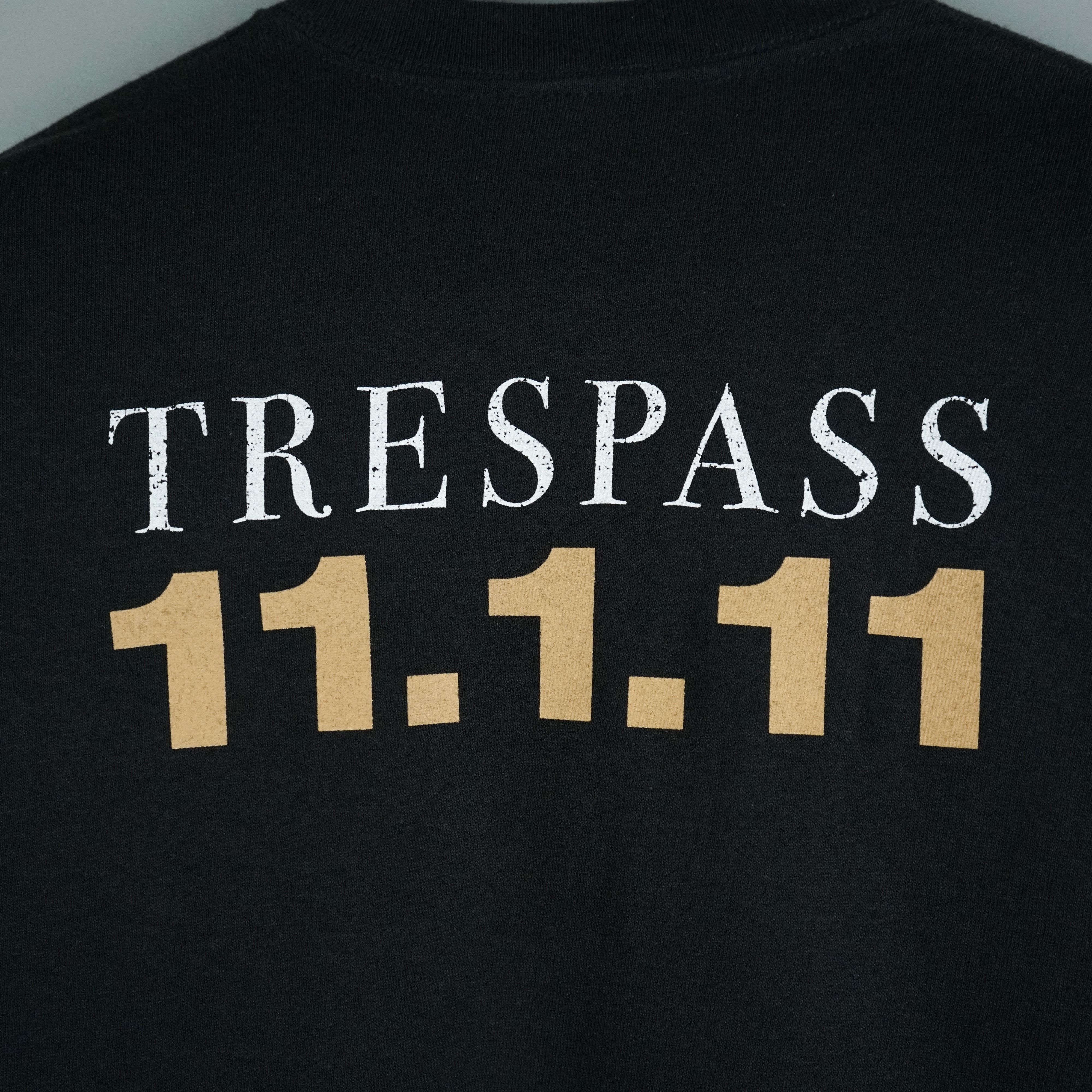 Vintage 2011 Trespass t-shirt Nicolas Cage Nicole Kidman Size US M / EU 48-50 / 2 - 6 Thumbnail