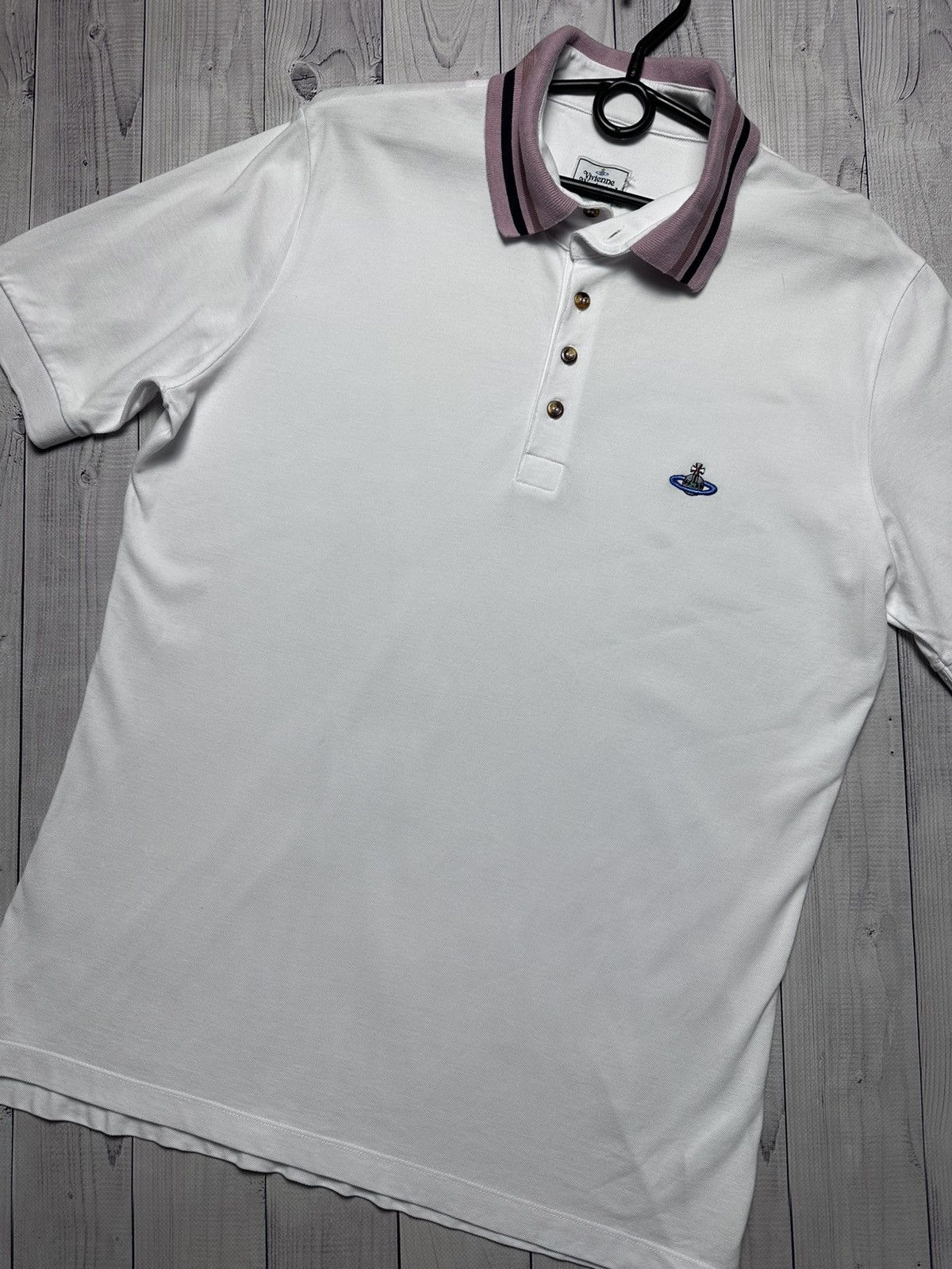 Vivienne Westwood Vivienne Westwood polo white logo size L/XL Size US L / EU 52-54 / 3 - 2 Thumbnail