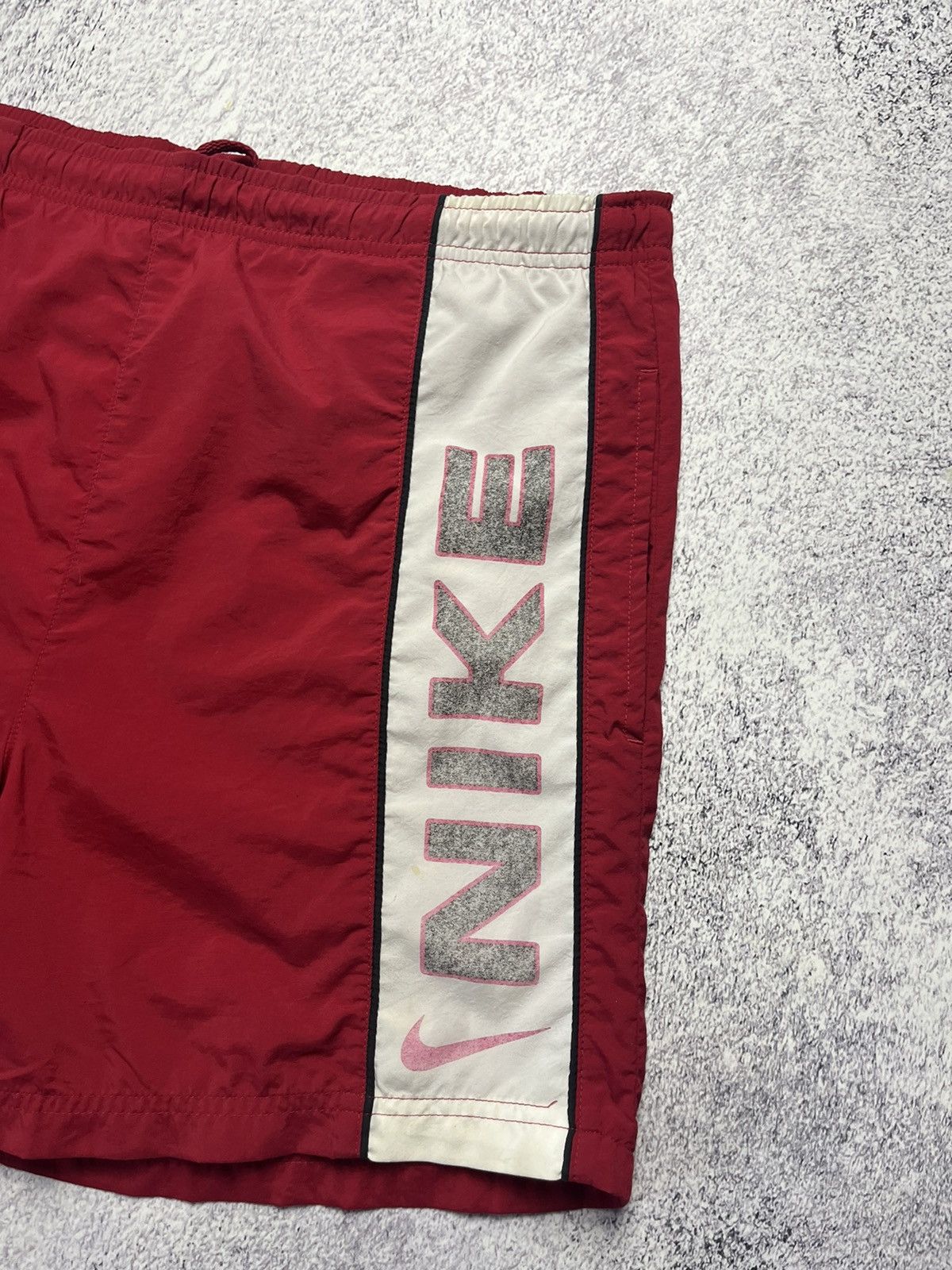 Nike Vintage Red Nylon Big Logo Shorts Nike Streetwear size S Size US 30 / EU 46 - 5 Thumbnail