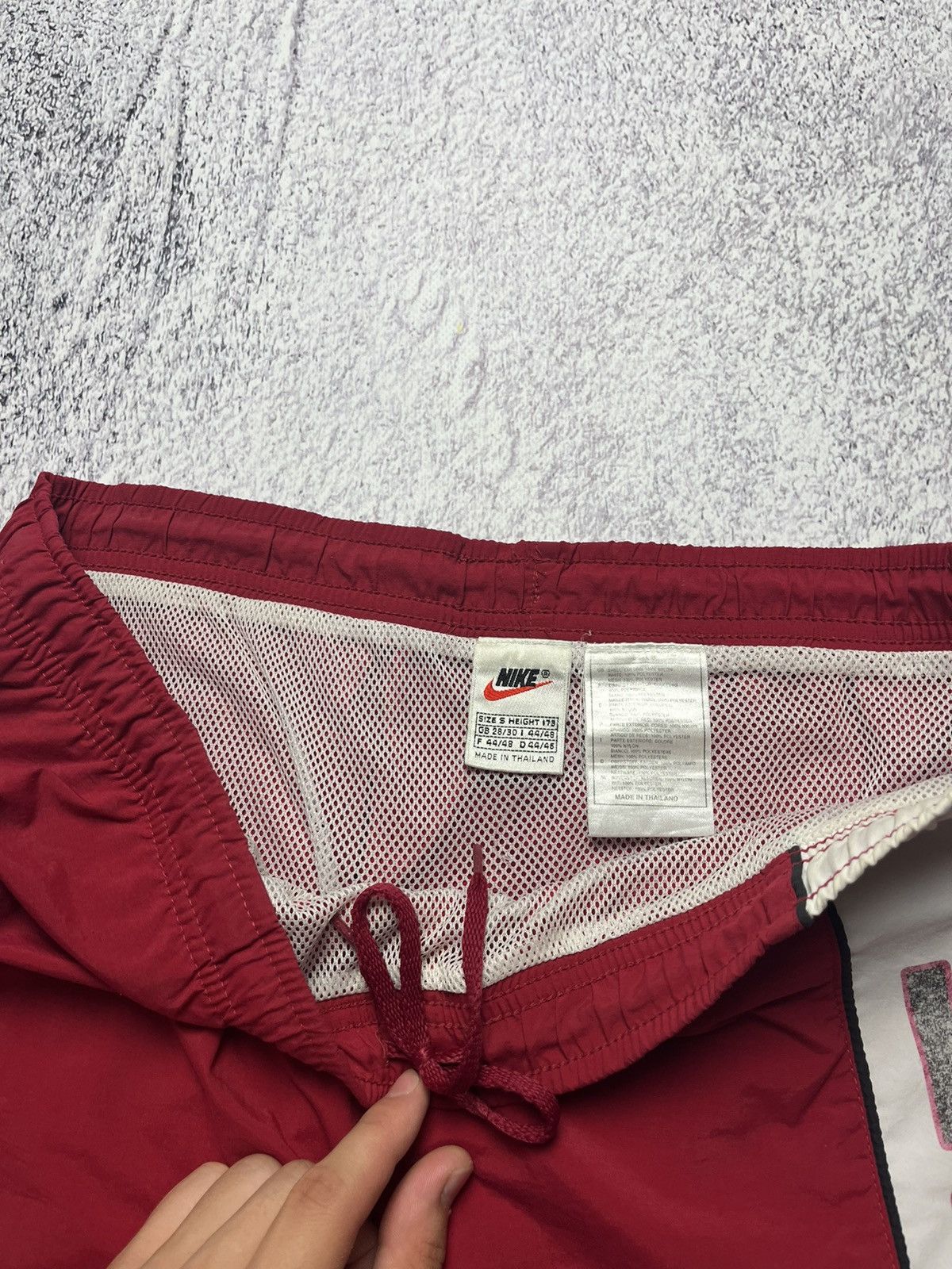 Nike Vintage Red Nylon Big Logo Shorts Nike Streetwear size S Size US 30 / EU 46 - 8 Thumbnail