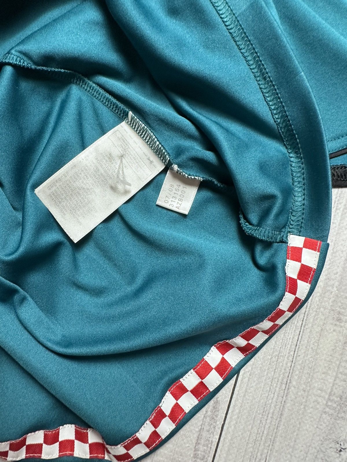 Adidas × Vintage Vintage adidas Liverpool soccer jersey green rare size M Size US M / EU 48-50 / 2 - 6 Thumbnail