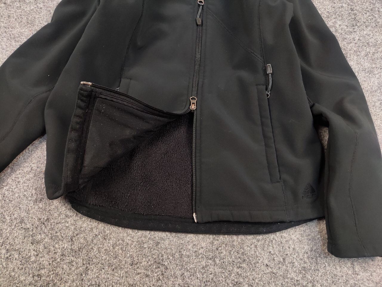 Nike ACG Vintage 00's Nike ACG black soft shell Zip Light Jacket Size US S / EU 44-46 / 1 - 7 Thumbnail
