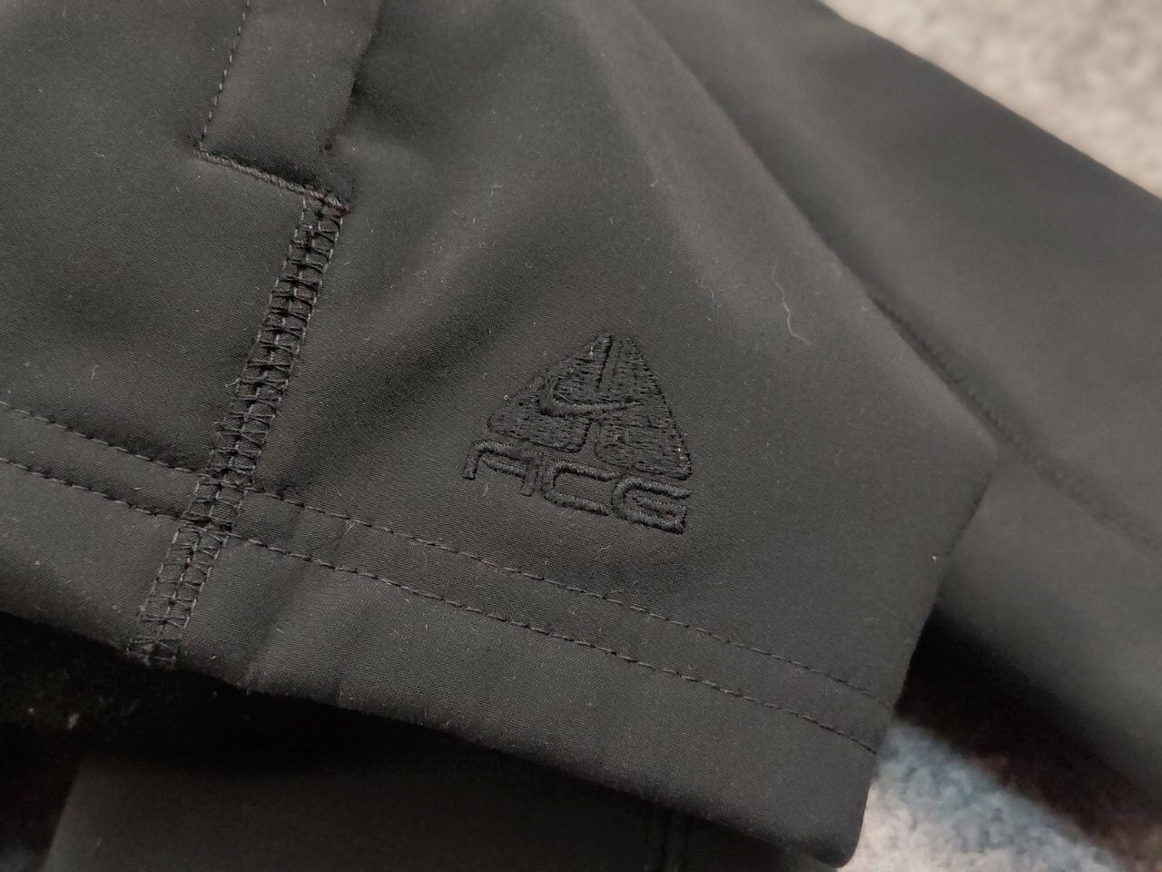 Nike ACG Vintage 00's Nike ACG black soft shell Zip Light Jacket Size US S / EU 44-46 / 1 - 12 Thumbnail