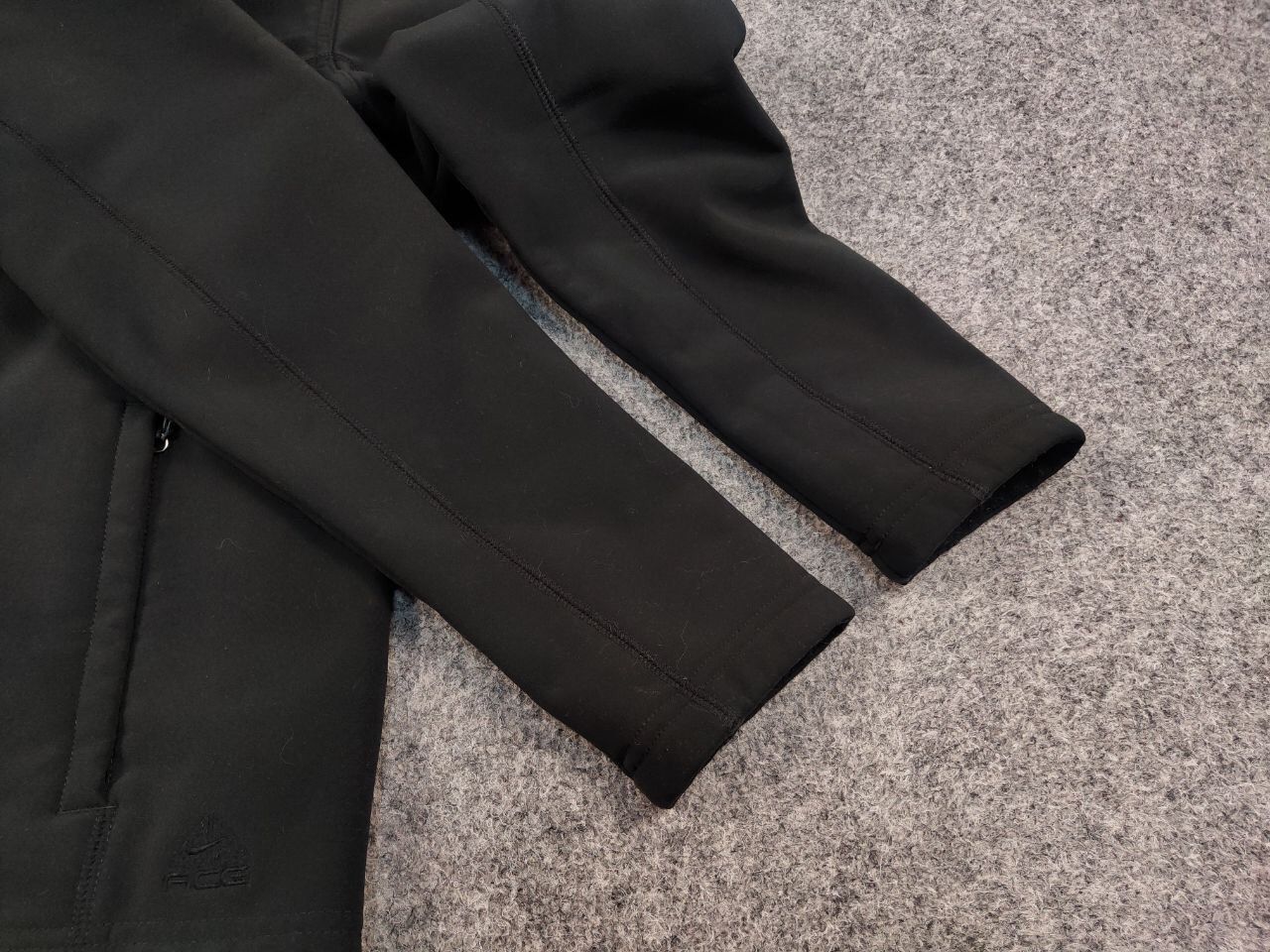 Nike ACG Vintage 00's Nike ACG black soft shell Zip Light Jacket Size US S / EU 44-46 / 1 - 10 Thumbnail
