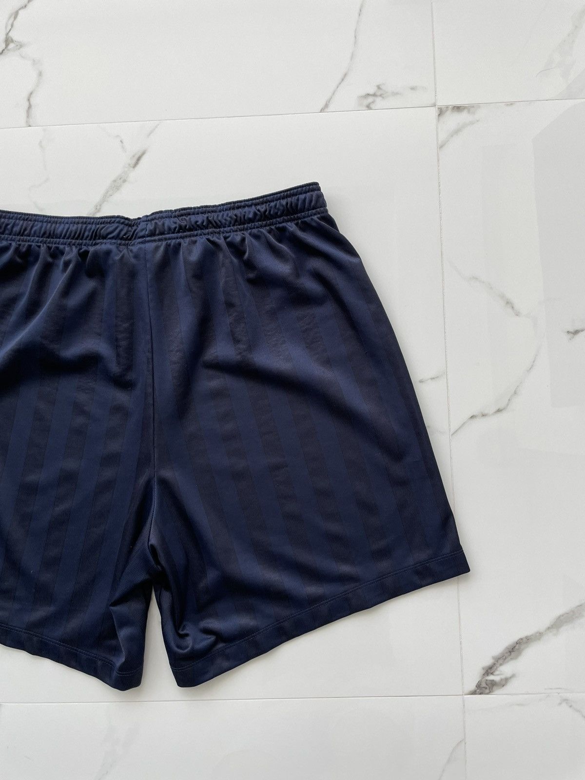 Nike Vintage Nike Y2K Swoosh Logo Shorts Size L Size US 34 / EU 50 - 9 Thumbnail