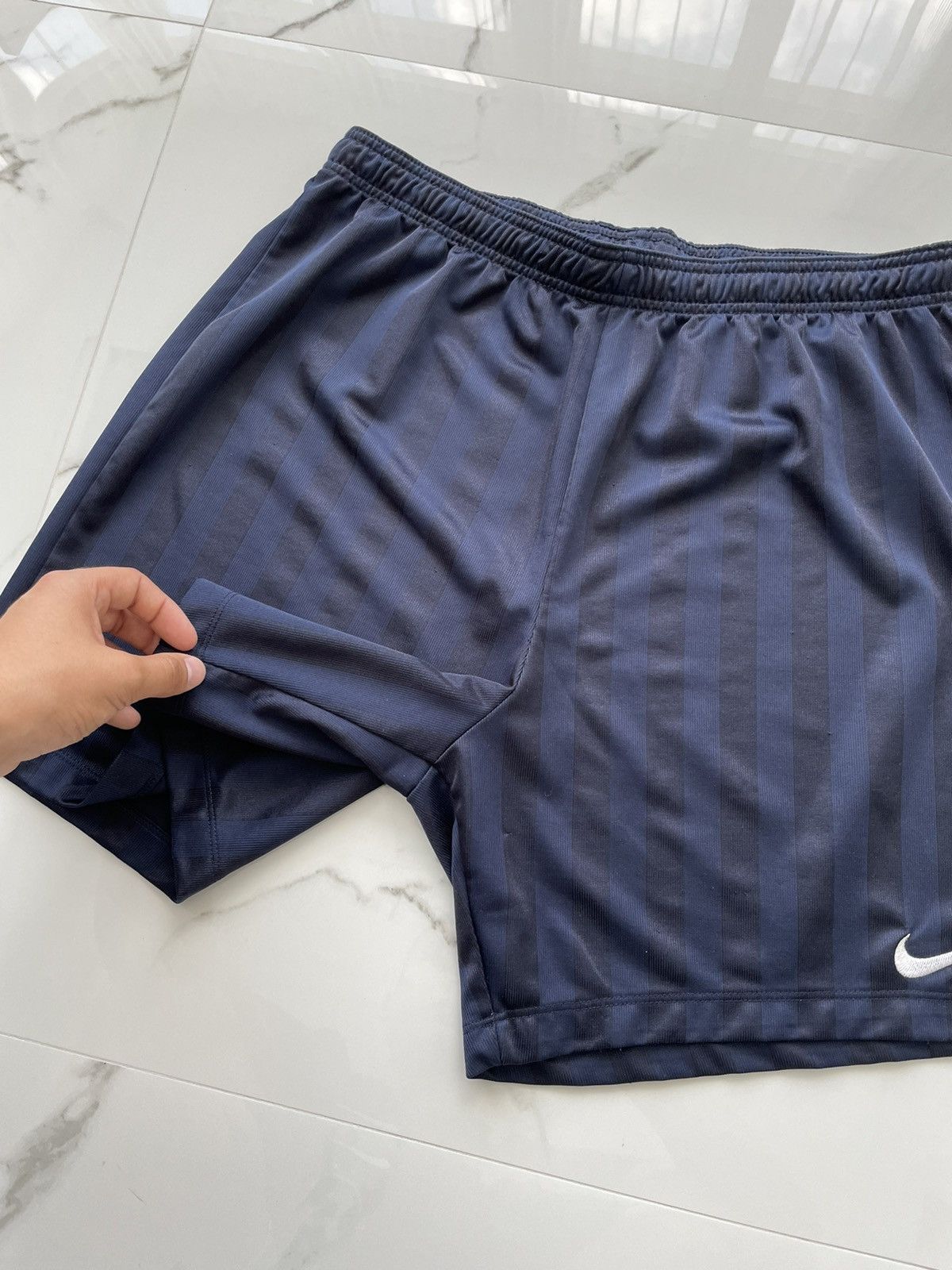 Nike Vintage Nike Y2K Swoosh Logo Shorts Size L Size US 34 / EU 50 - 5 Thumbnail