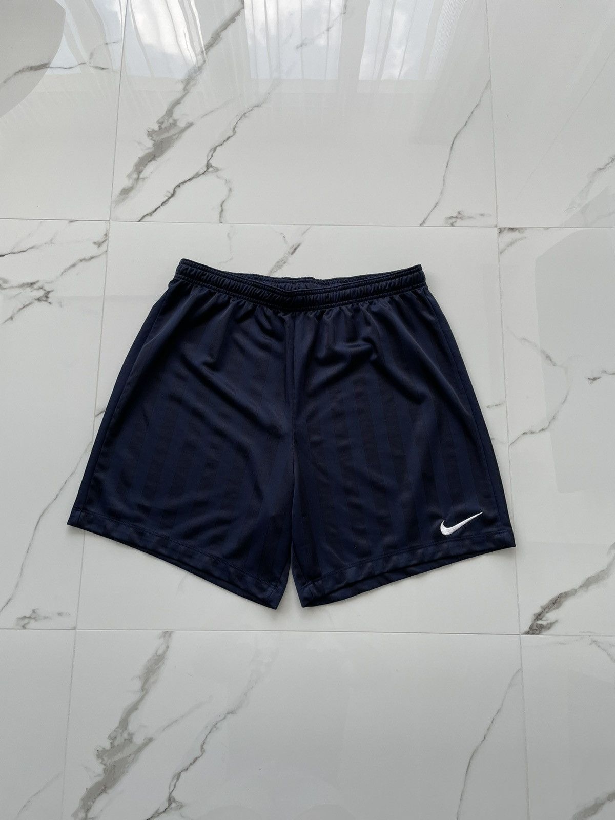 Nike Vintage Nike Y2K Swoosh Logo Shorts Size L Size US 34 / EU 50 - 1 Thumbnail