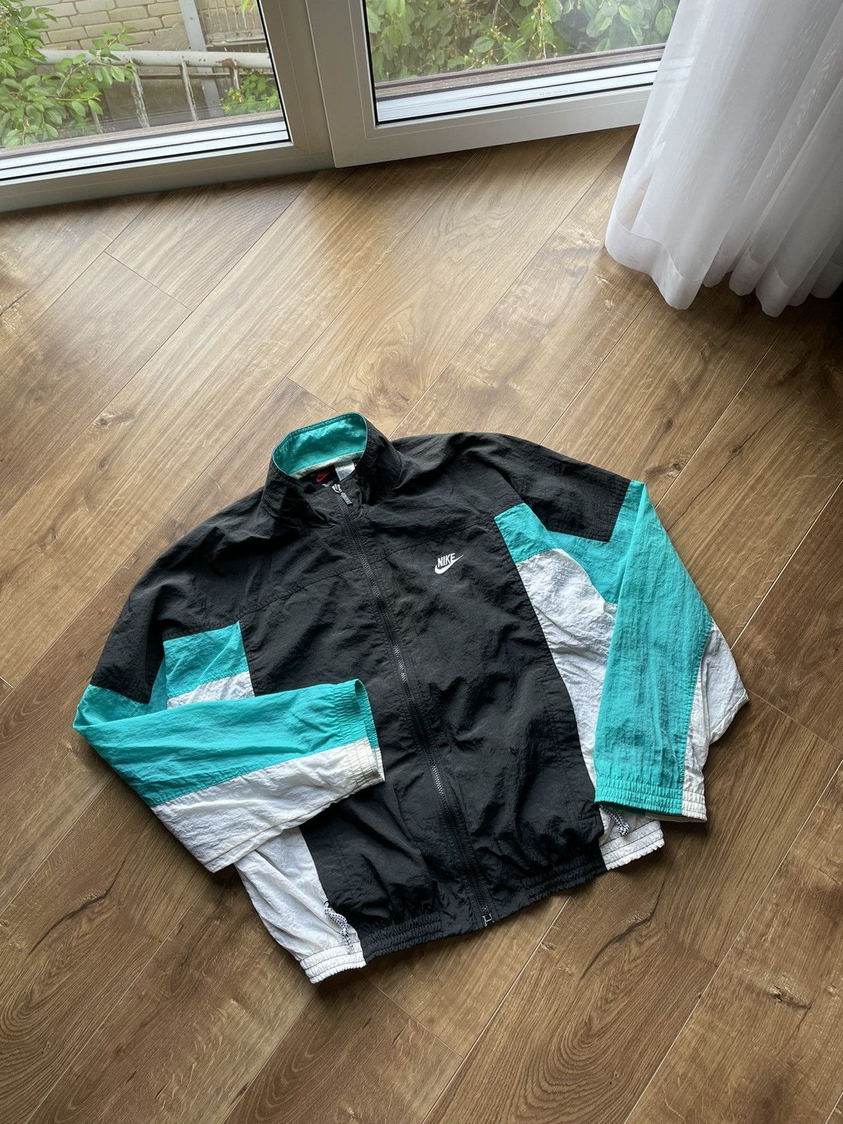 Nike Vintage Nike 90’s Cross Training Swoosh Nylon Jacket Bomber Size US XL / EU 56 / 4 - 1 Thumbnail
