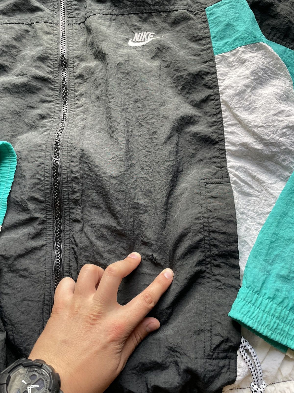Nike Vintage Nike 90’s Cross Training Swoosh Nylon Jacket Bomber Size US XL / EU 56 / 4 - 4 Thumbnail