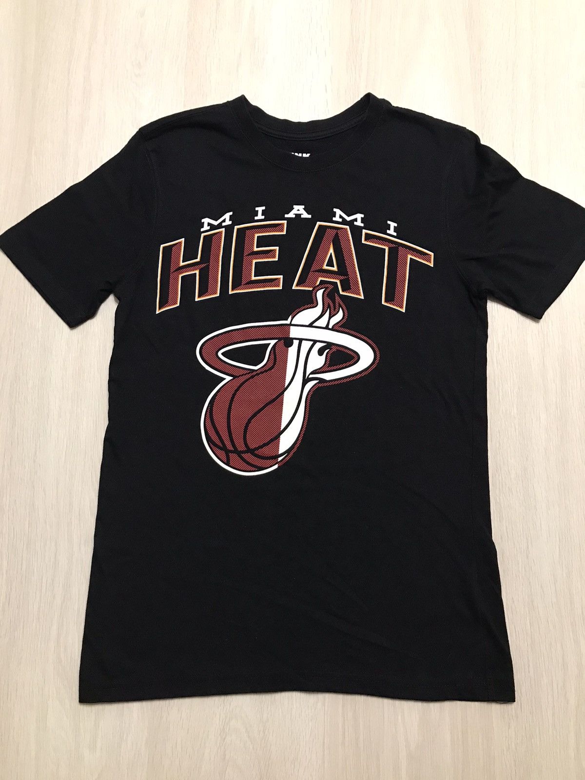 NBA Miami Heat t-shirt black style size S Size US S / EU 44-46 / 1 - 1 Thumbnail
