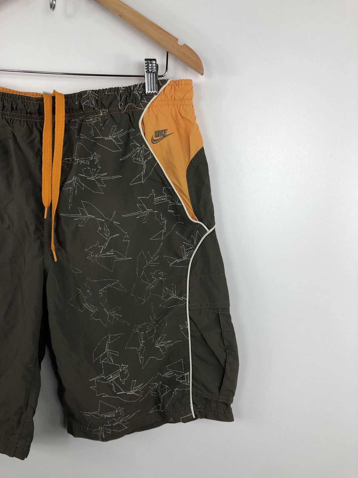 Nike Vintage Nike Nylon Shorts Embroidery Spell Out Logo Size M Size US 33 - 4 Thumbnail