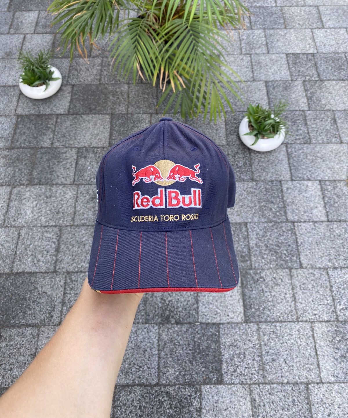 Toro cheap rosso hat