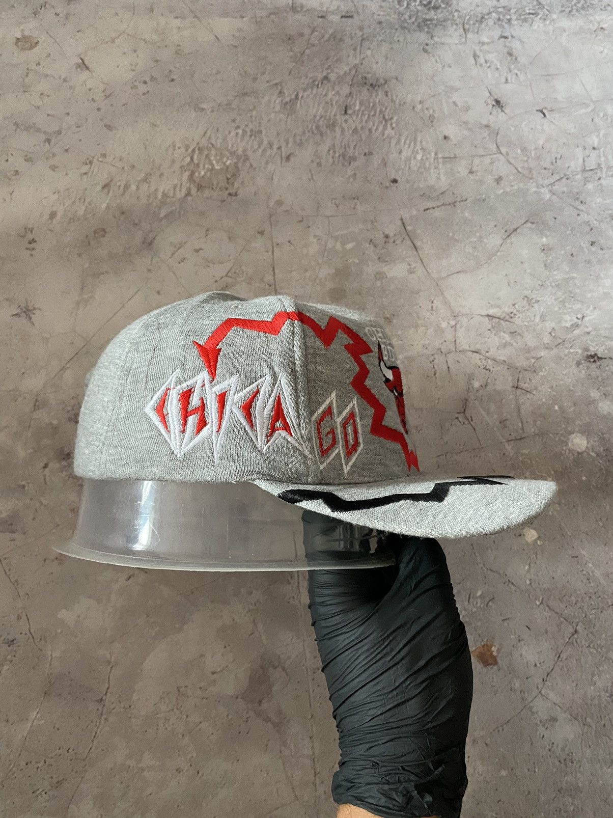 MLB 90s Embroidered Jagged Edge Chicago Bulls Hat Size ONE SIZE - 3 Thumbnail