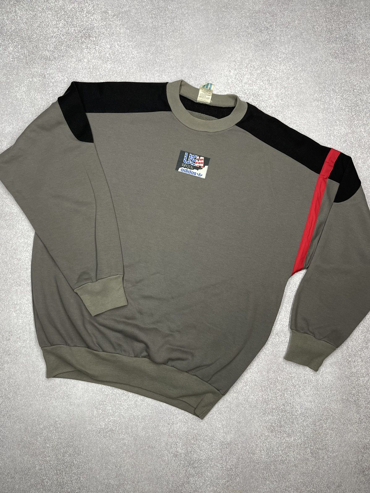 Adidas Vintage 80’s Adidas USA Sweatshirt Center Logo Rare Y2K Size US L / EU 52-54 / 3 - 1 Thumbnail