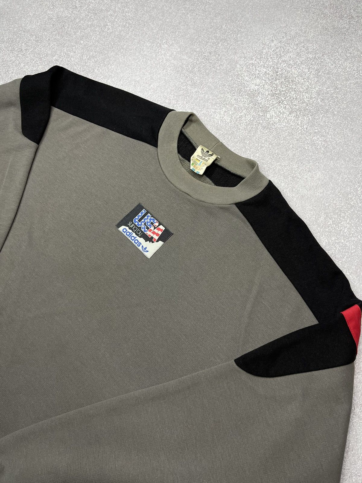 Adidas Vintage 80’s Adidas USA Sweatshirt Center Logo Rare Y2K Size US L / EU 52-54 / 3 - 2 Thumbnail
