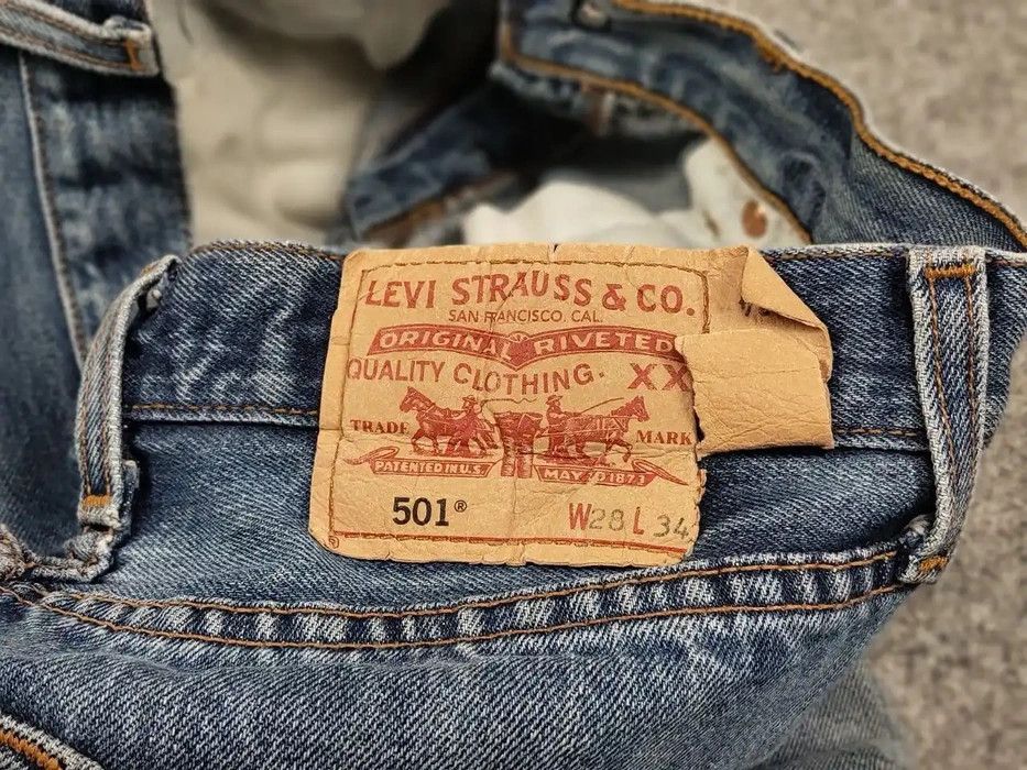 Levi's Vintage 90's Levis 501 Distressed Blue Faded Denim Jeans Size US 28 / EU 44 - 9 Thumbnail