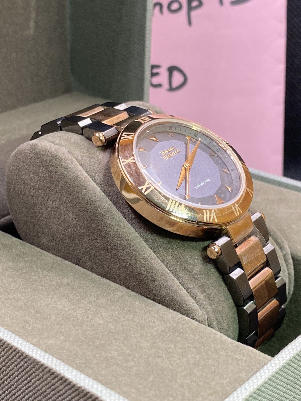 Vivienne Westwood OFFER YOUR PRICE🔥 unopened glass sticker Vivienne westwood Size ONE SIZE - 6 Thumbnail