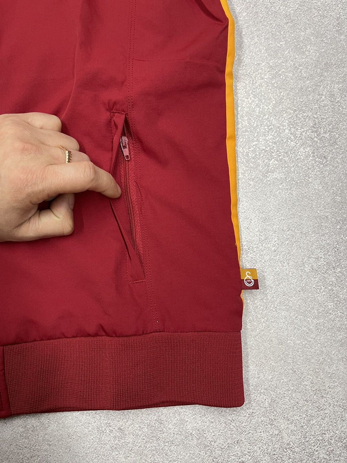 Vintage Mens Galatasaray Football Light Jacket Jersey Soccer Size US M / EU 48-50 / 2 - 10 Thumbnail
