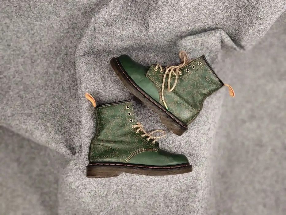 Dr martens shamrock store boots