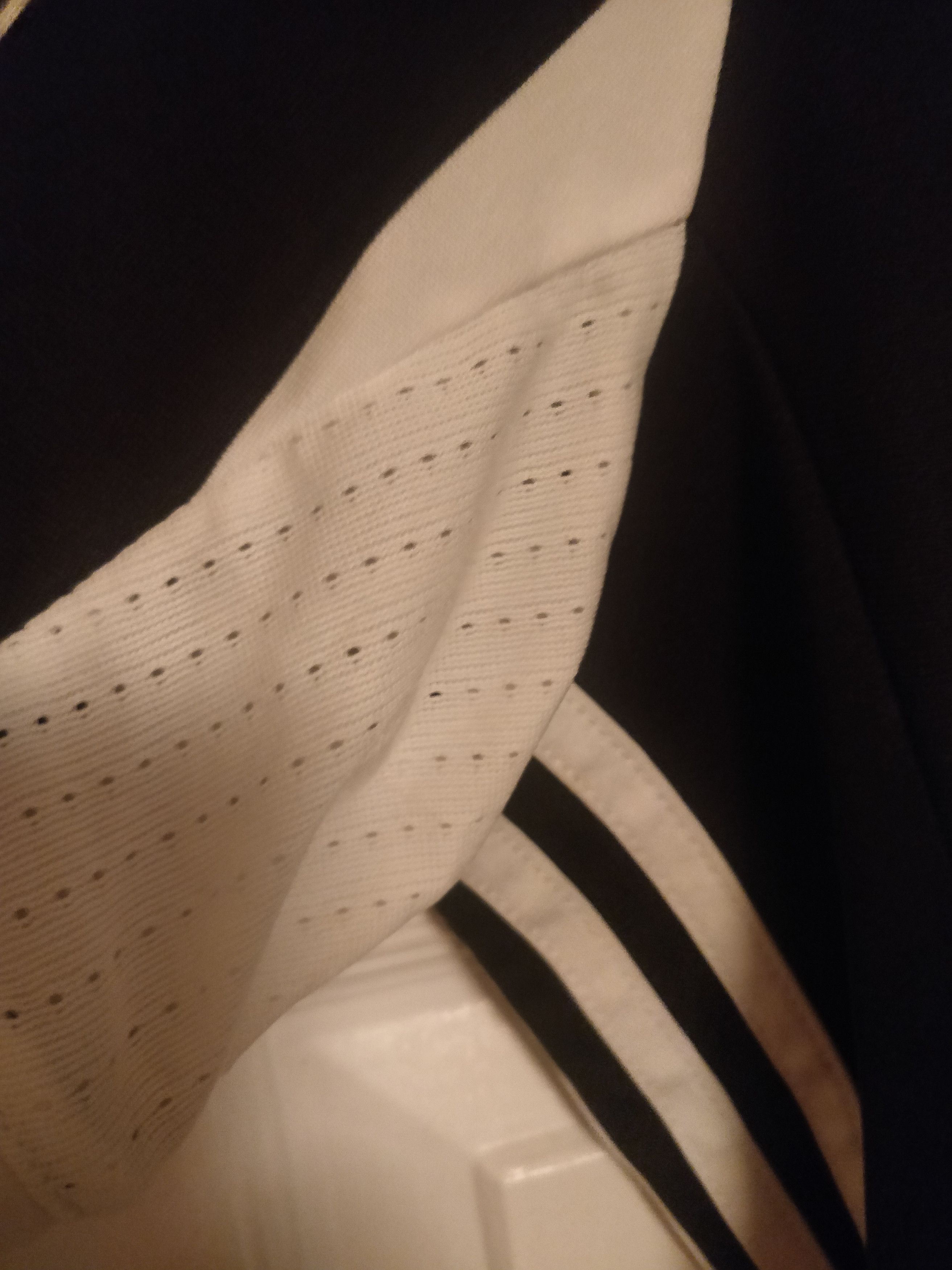 Adidas Juventus 2016 Home Jersey Adidas Size US L / EU 52-54 / 3 - 6 Thumbnail