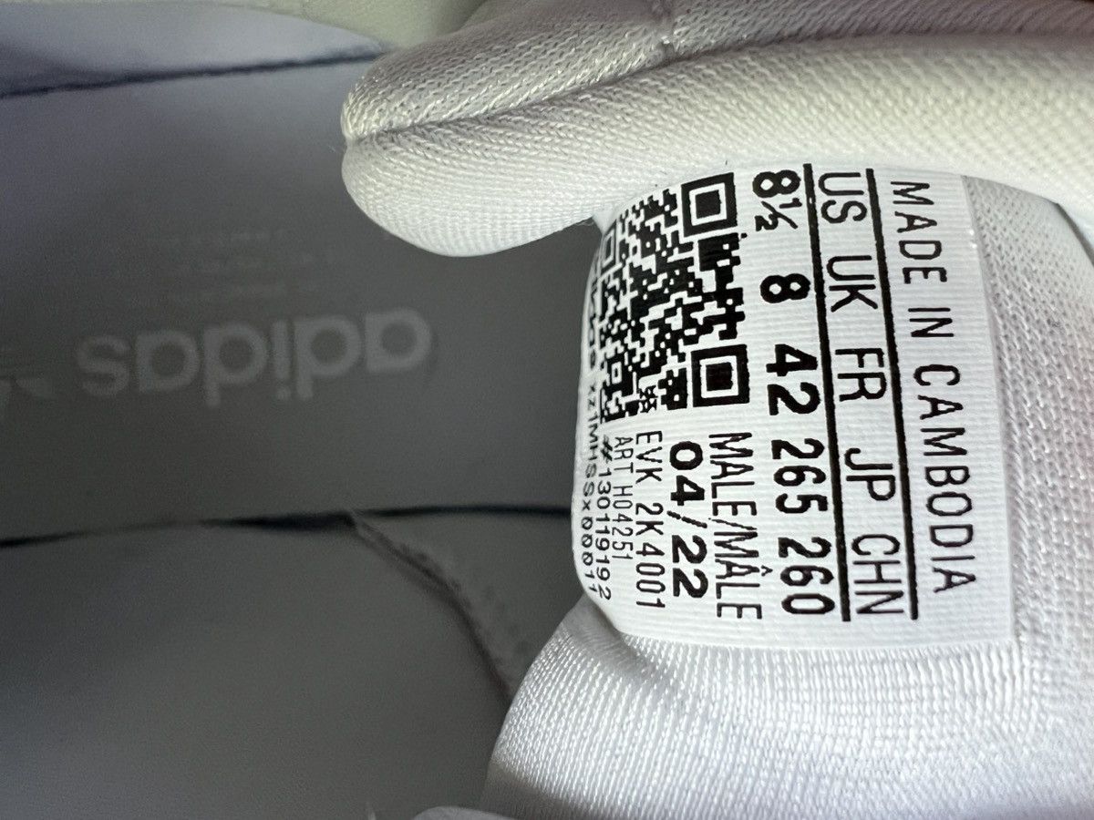 Adidas Adidas Ozelia White Reflective Size US 8.5 / EU 41-42 - 6 Thumbnail