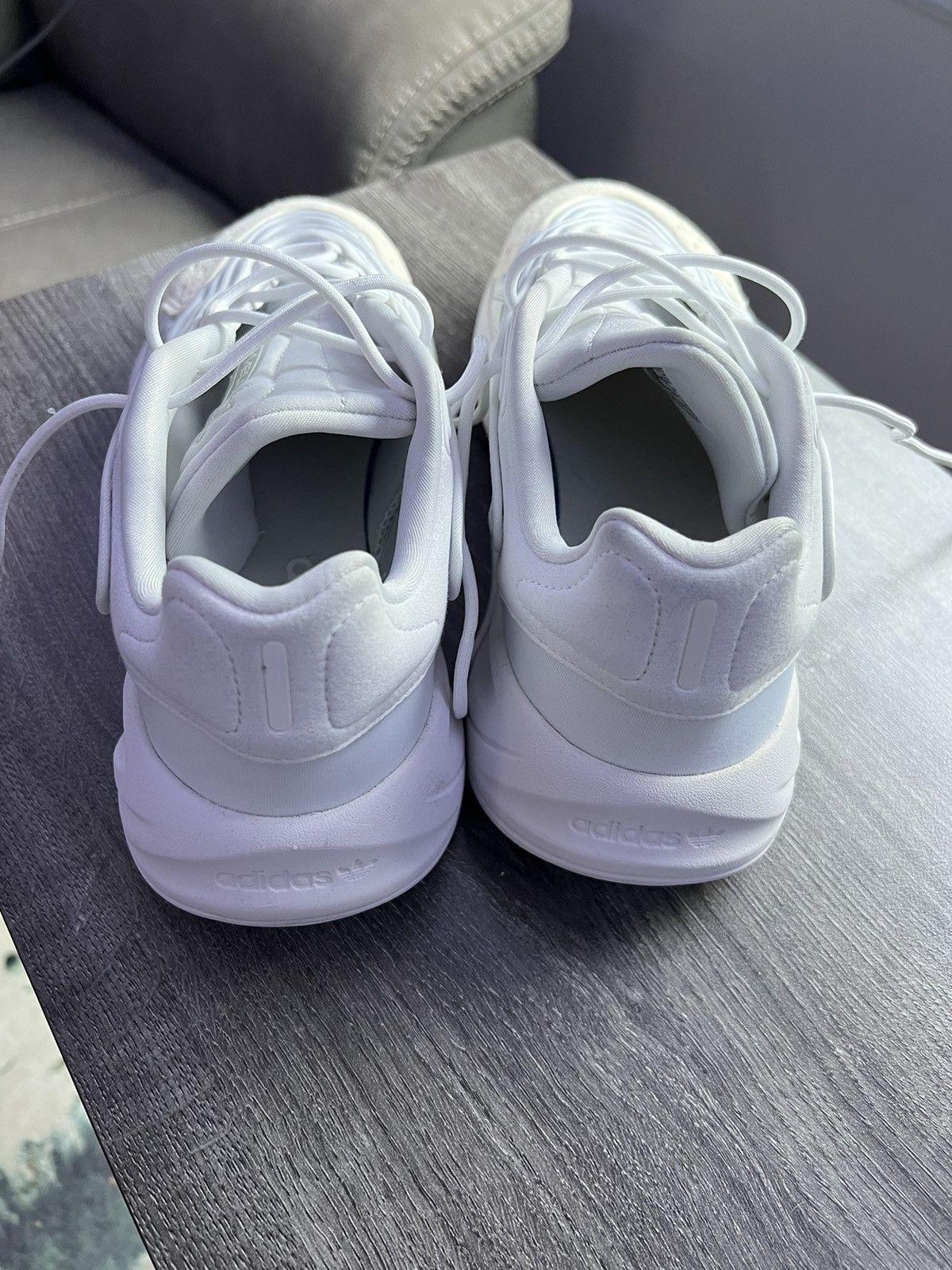 Adidas Adidas Ozelia White Reflective Size US 8.5 / EU 41-42 - 4 Thumbnail