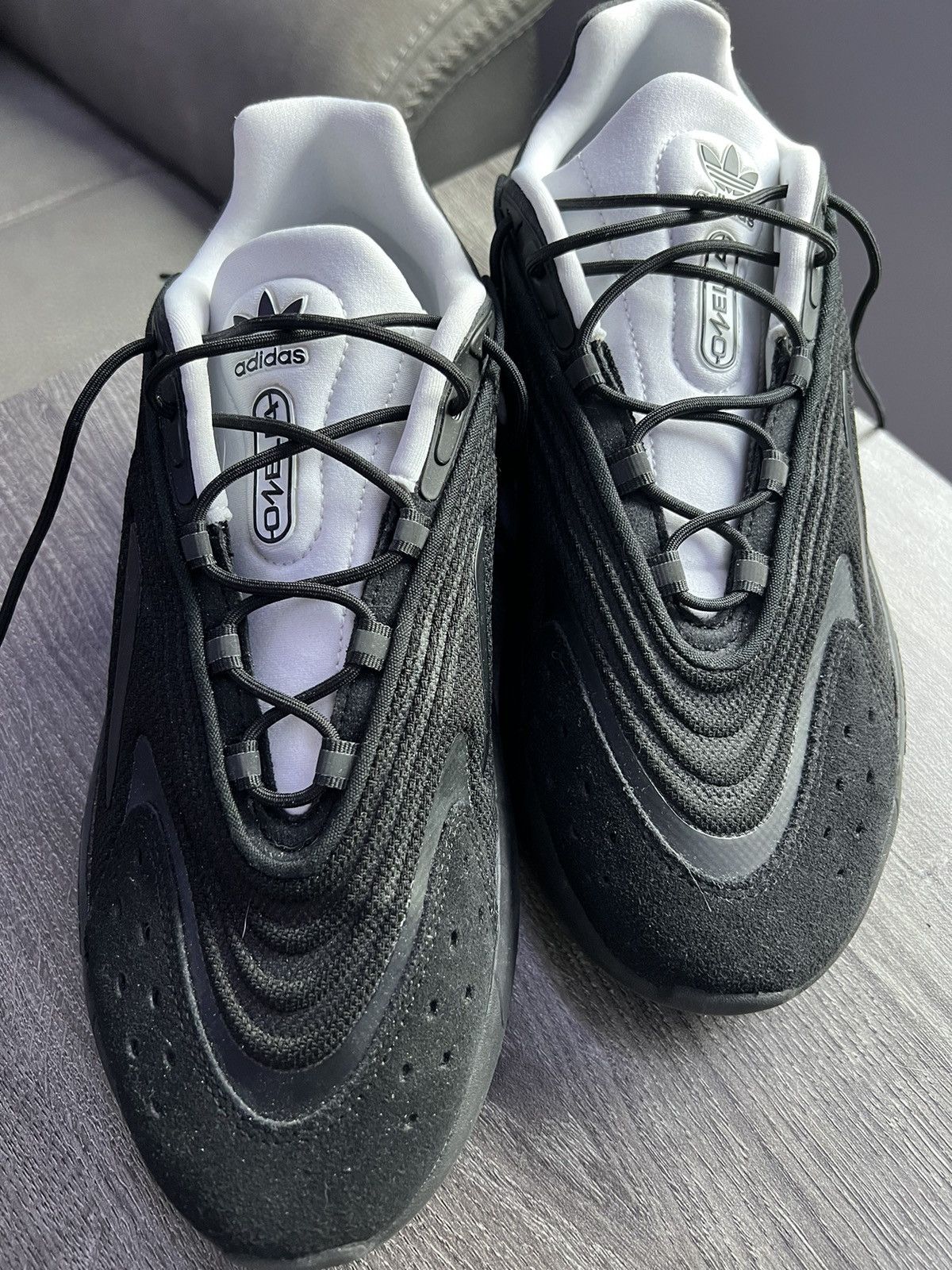 Adidas Adidas Ozelia Black White Size US 8.5 / EU 41-42 - 3 Thumbnail