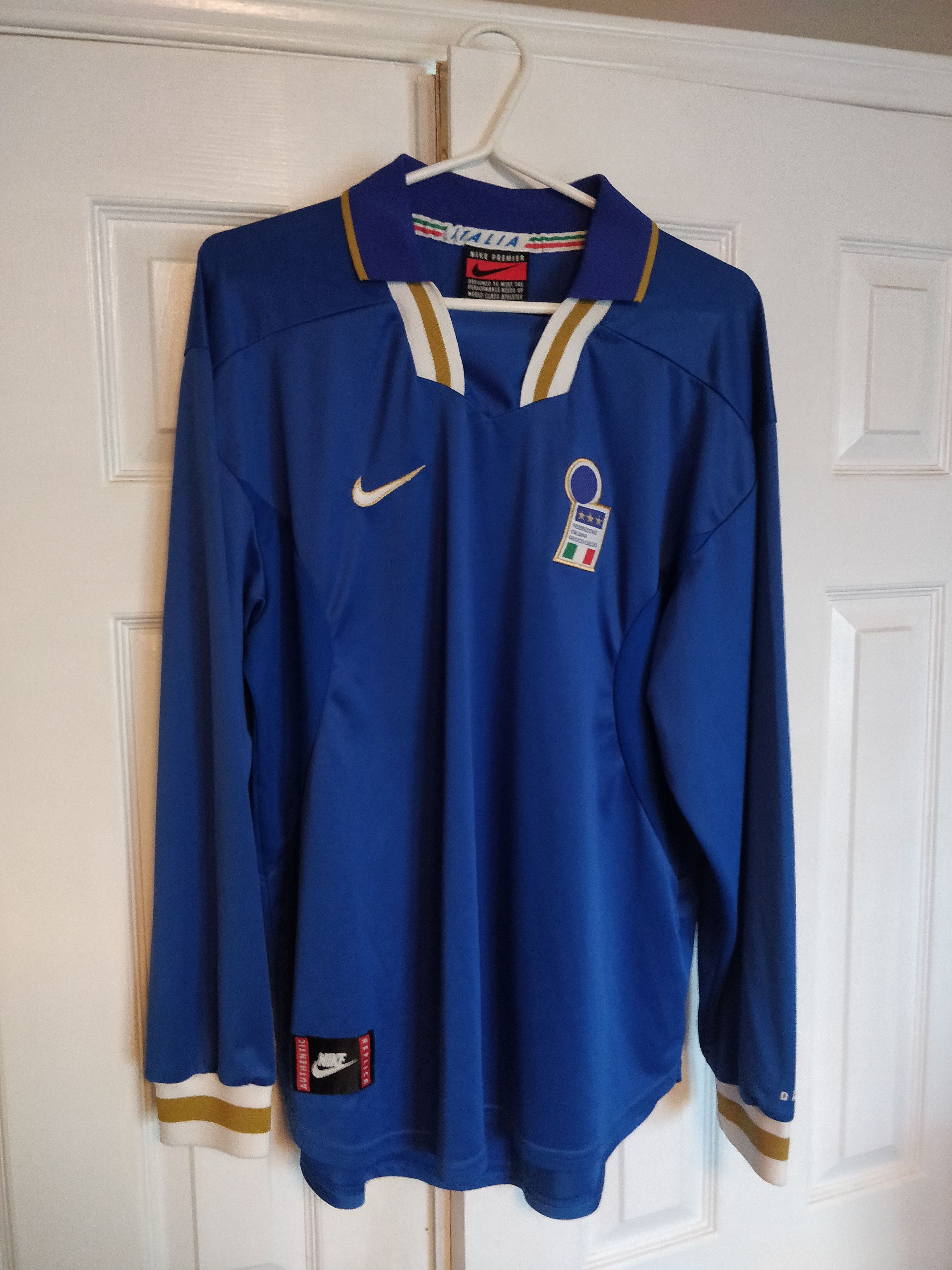 Nike Italy MINT 1996 Home Long Sleeve Jersey XL Nike Size US XL / EU 56 / 4 - 1 Thumbnail