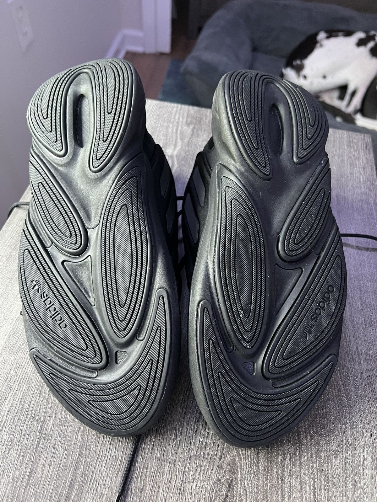Adidas Adidas Ozelia Triple Black Size US 8.5 / EU 41-42 - 5 Thumbnail
