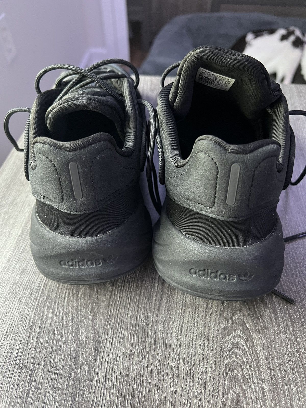 Adidas Adidas Ozelia Triple Black Size US 8.5 / EU 41-42 - 4 Thumbnail