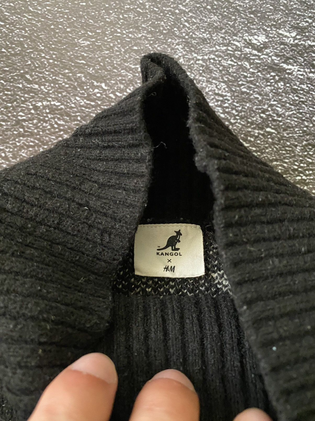 H&M Unisex Kangol x h&m sweater rare black knit Size US M / EU 48-50 / 2 - 5 Thumbnail