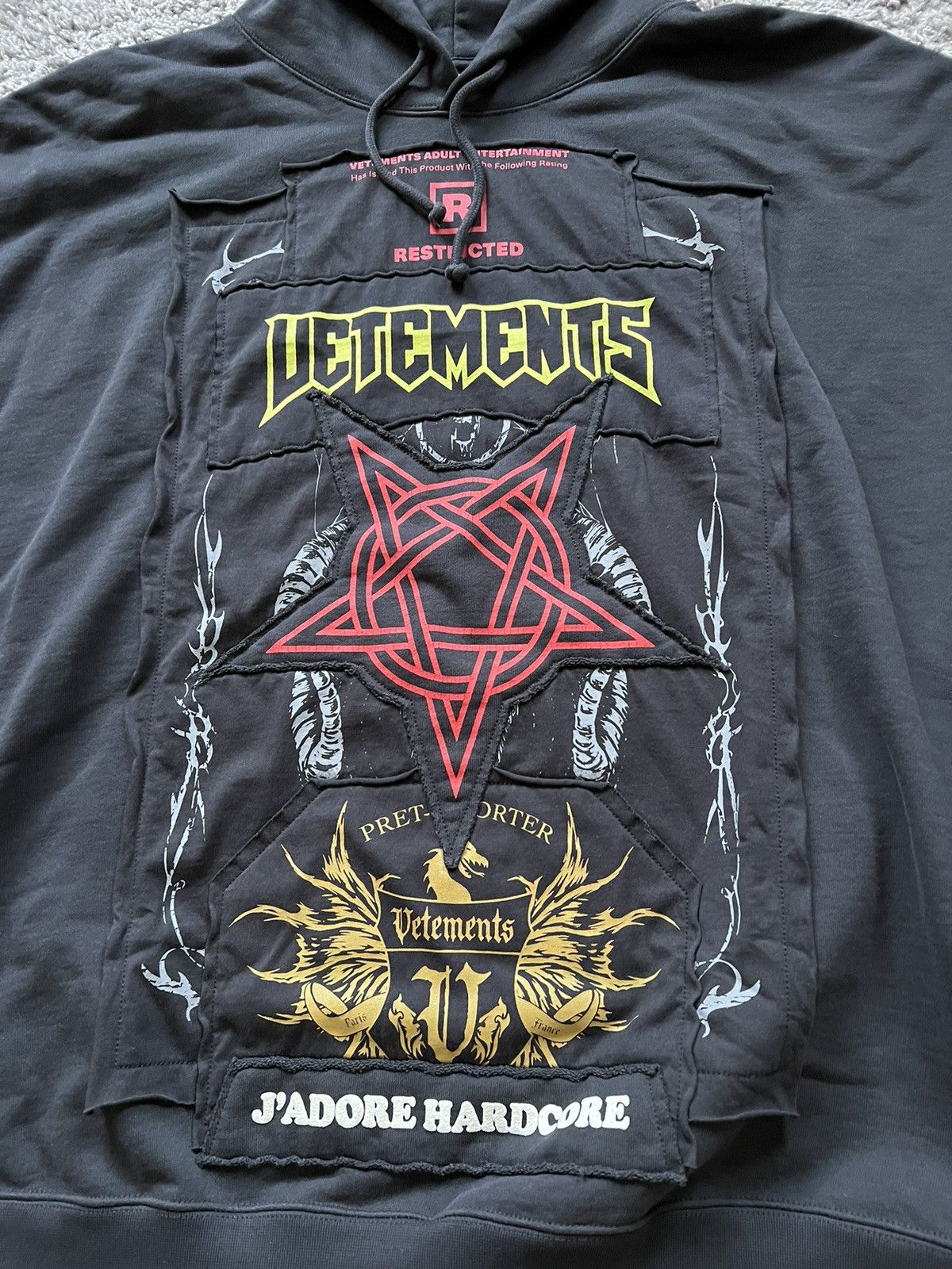 Vetements Vetements Black Yellow Red J’Adore Hardcore Hoodie Medium M Size US M / EU 48-50 / 2 - 2 Thumbnail